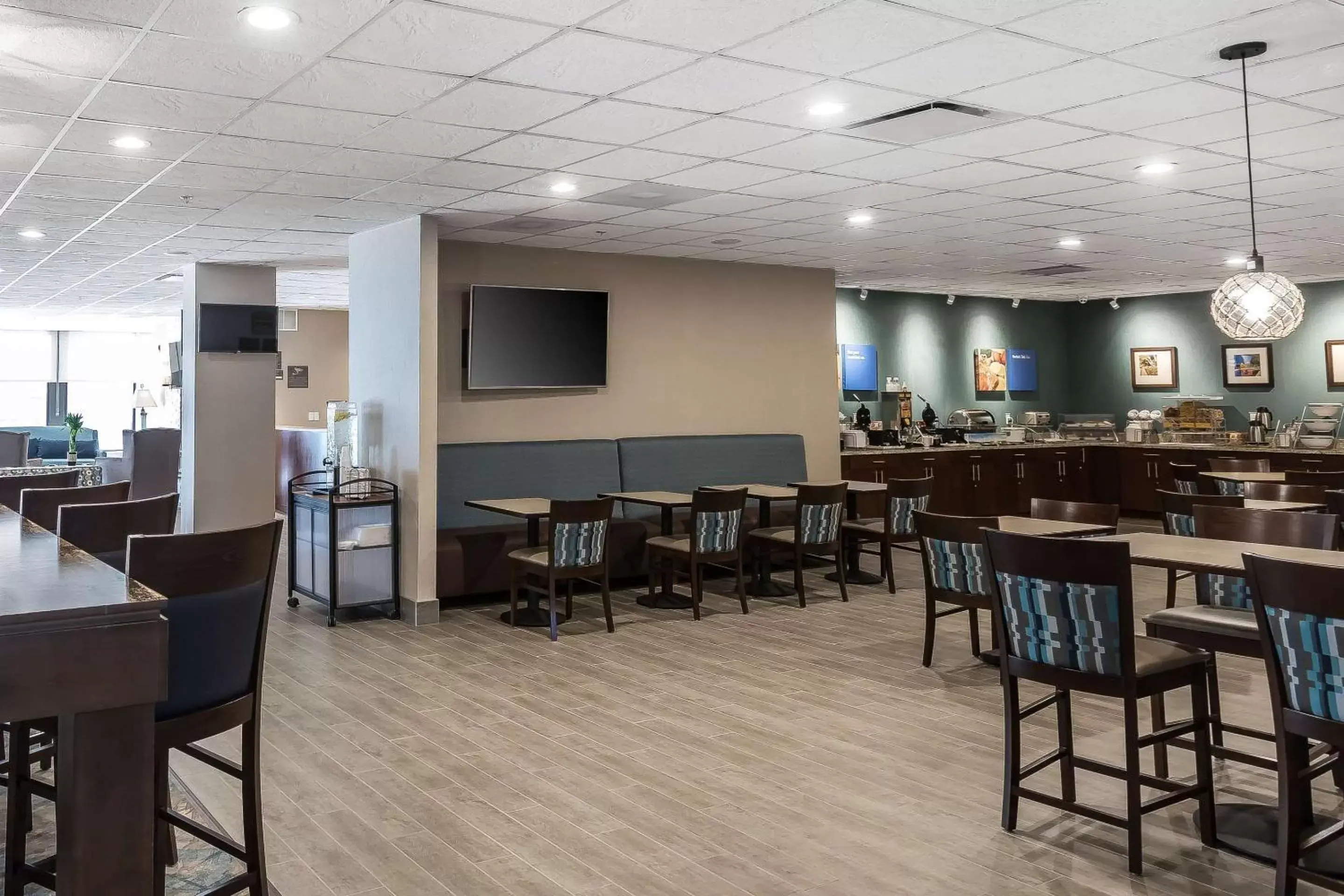 Restaurant/places to eat in Comfort Inn Bay City - Riverfront