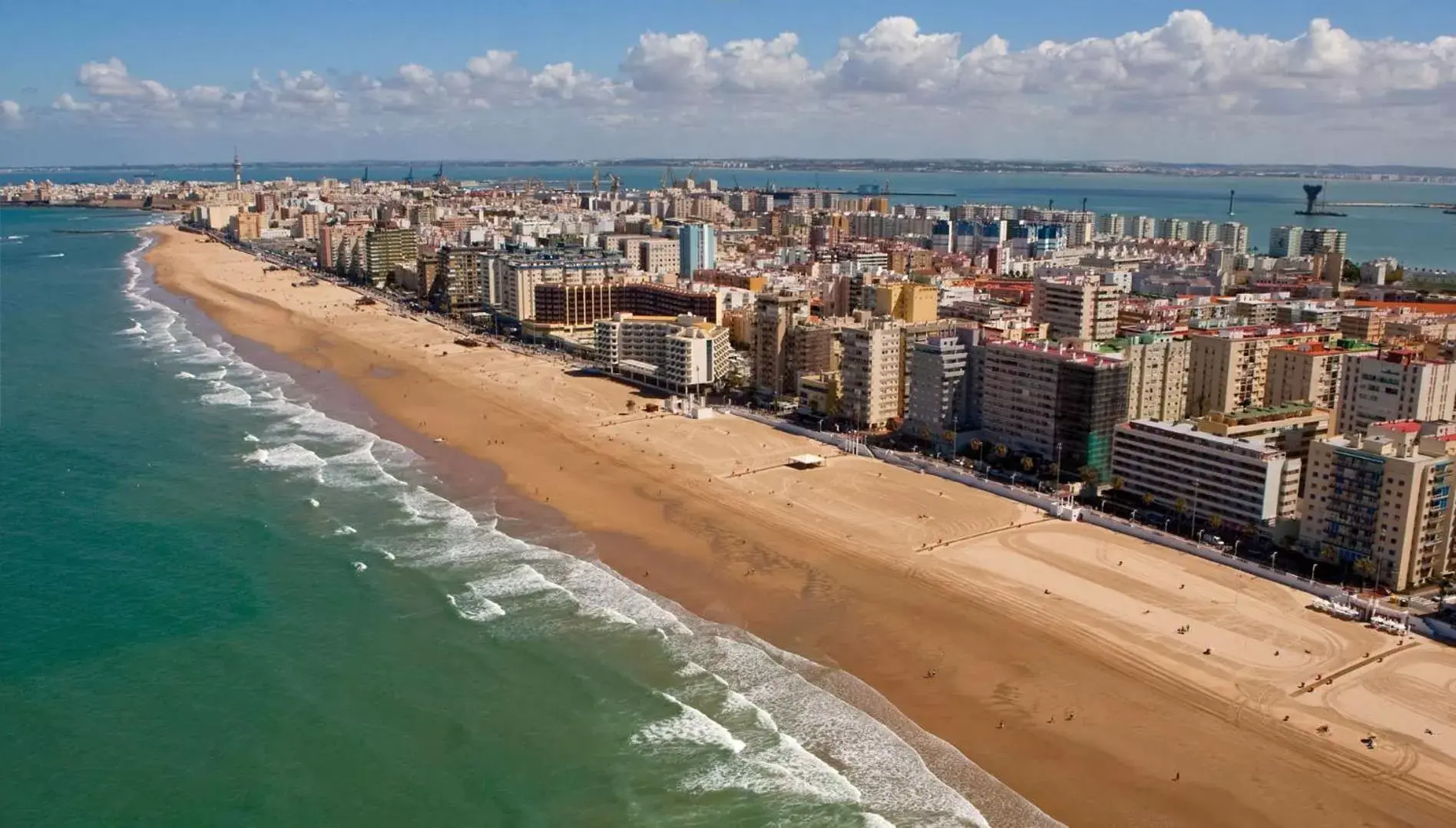 Beach, Bird's-eye View in Hotel Regio Cádiz