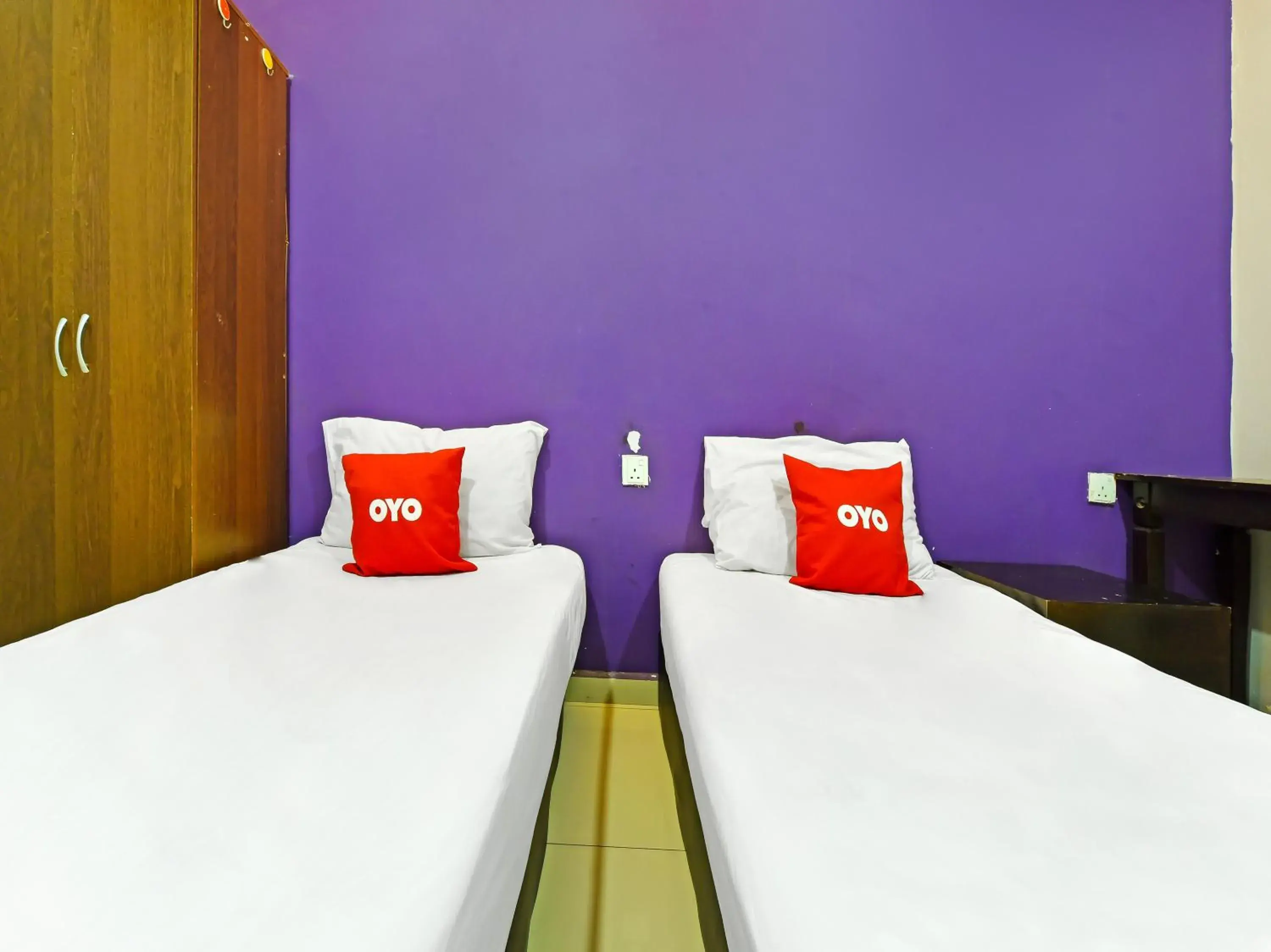 Bedroom, Bed in OYO 90138 Hotel Elwarda Klcity