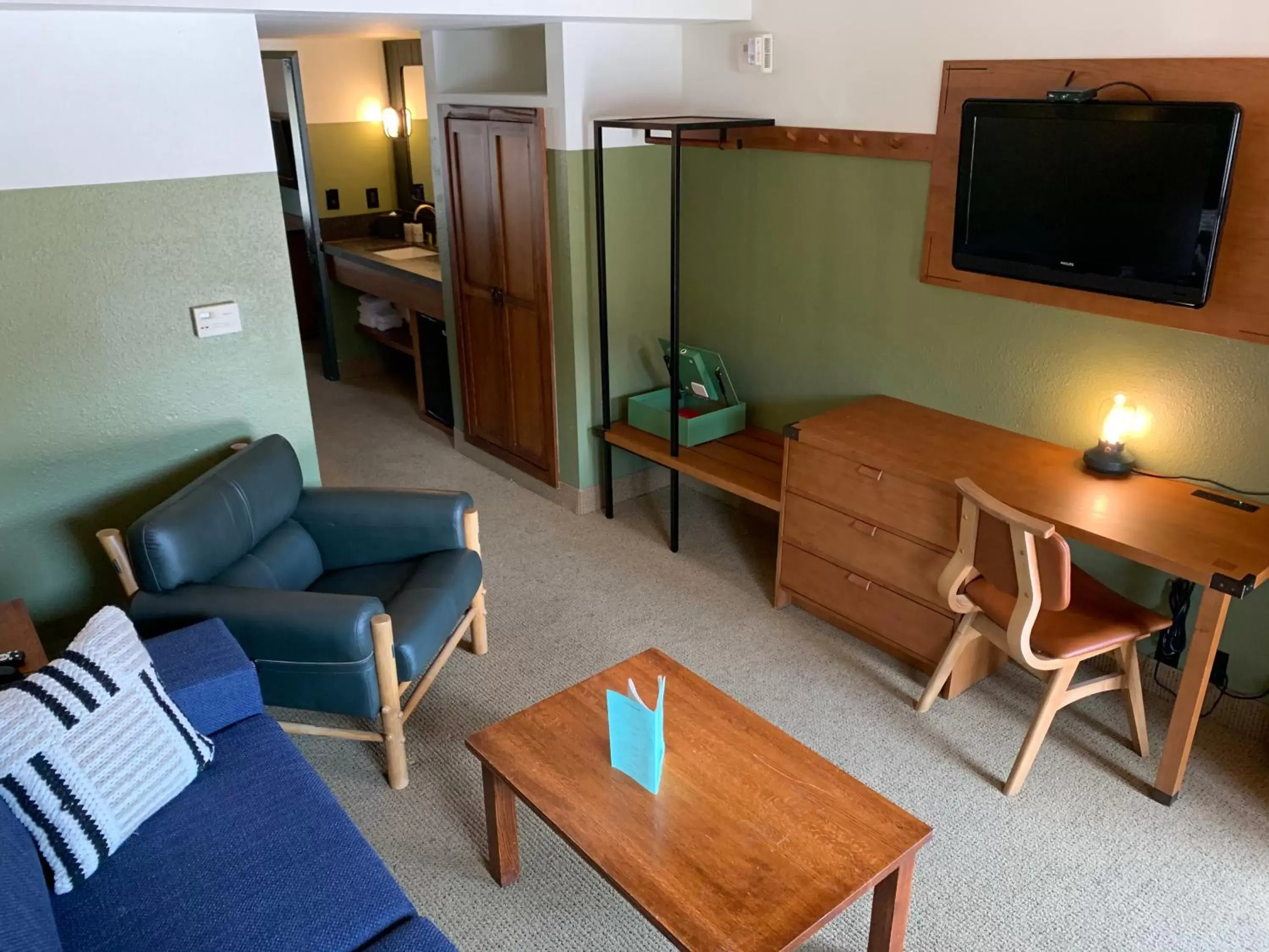 Living room, TV/Entertainment Center in Station House Inn South Lake Tahoe, by Oliver