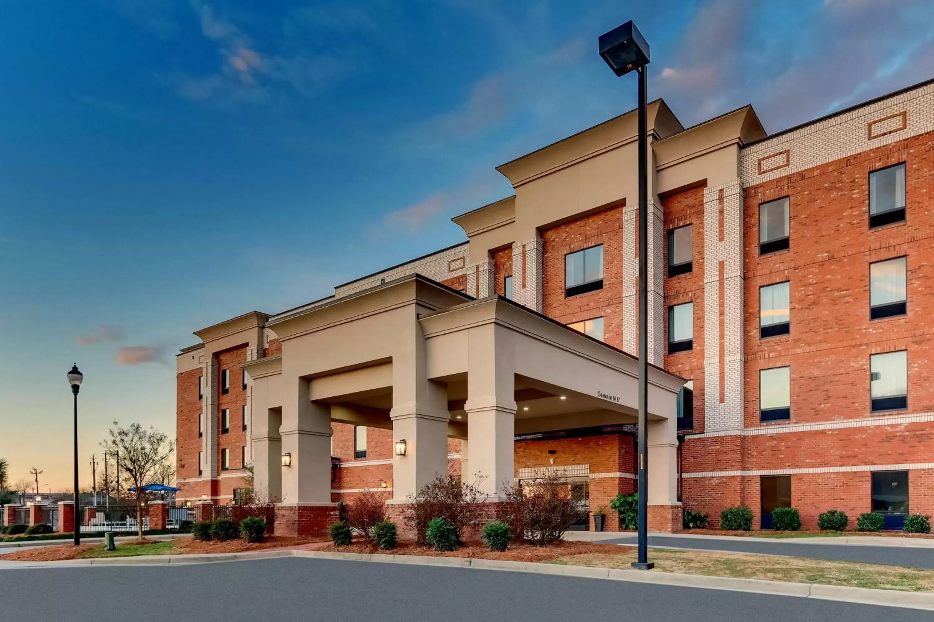 Property Building in Hampton Inn & Suites - Hartsville, SC