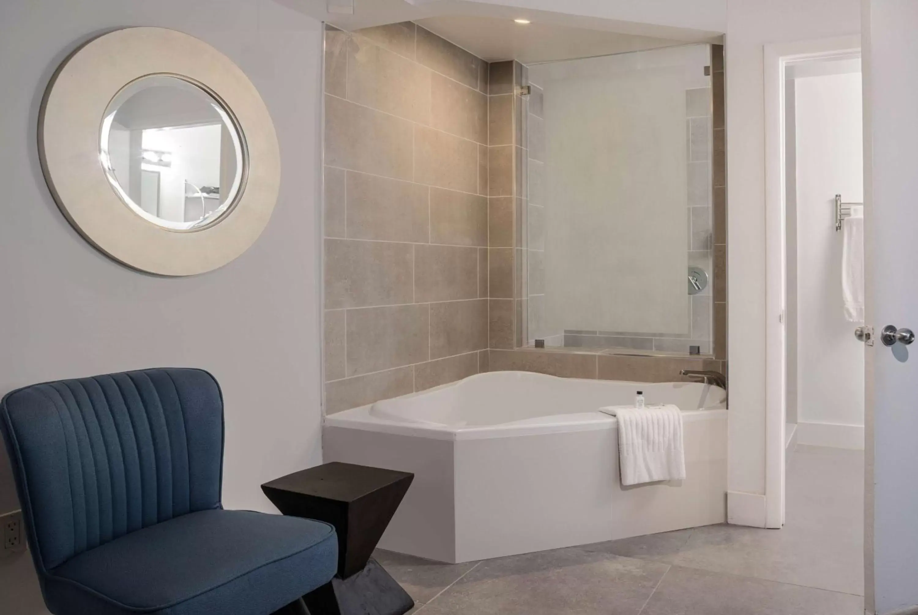 Photo of the whole room, Bathroom in MB Hotel, Trademark Collection by Wyndham