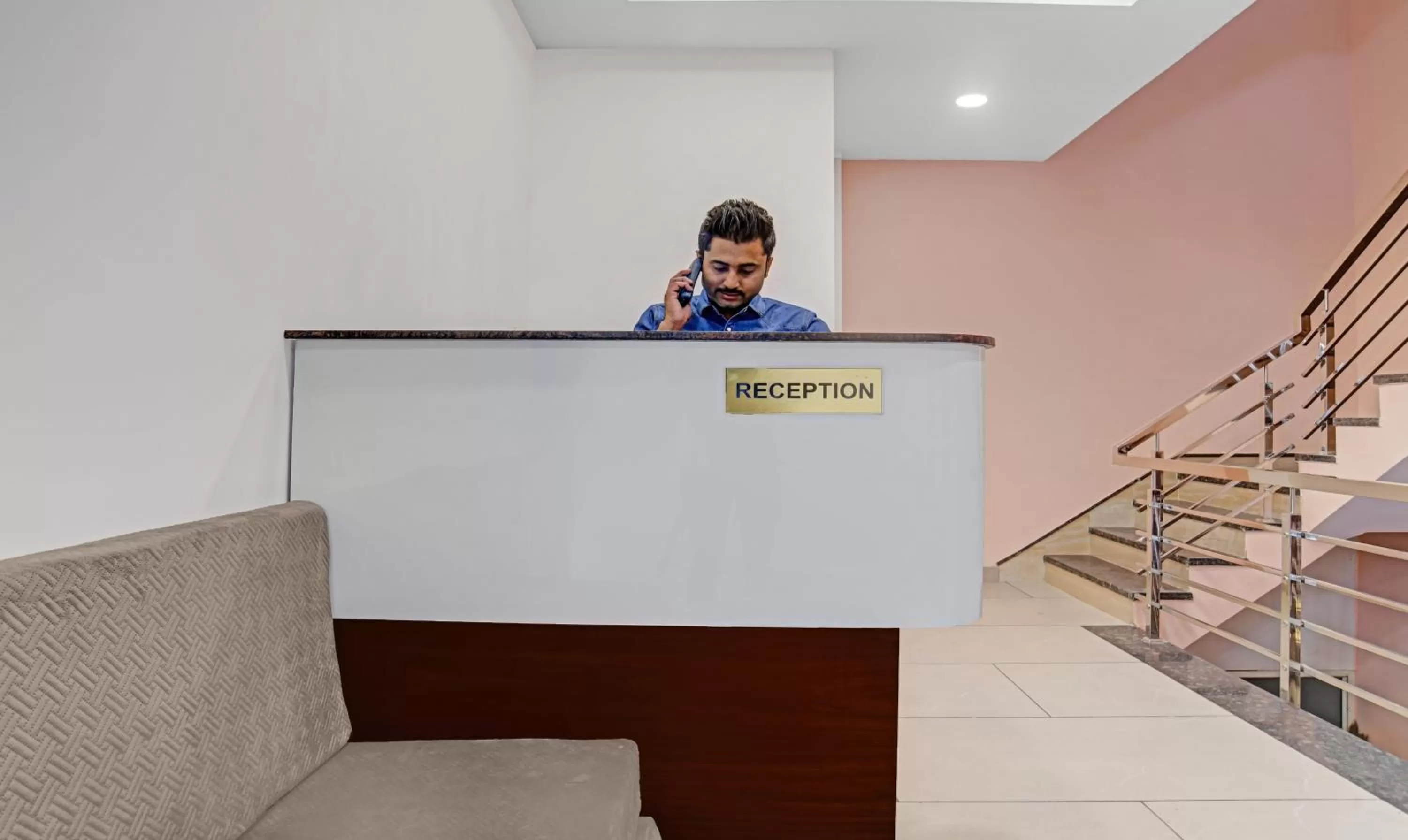 Lobby or reception in Treebo Nirvana Elite