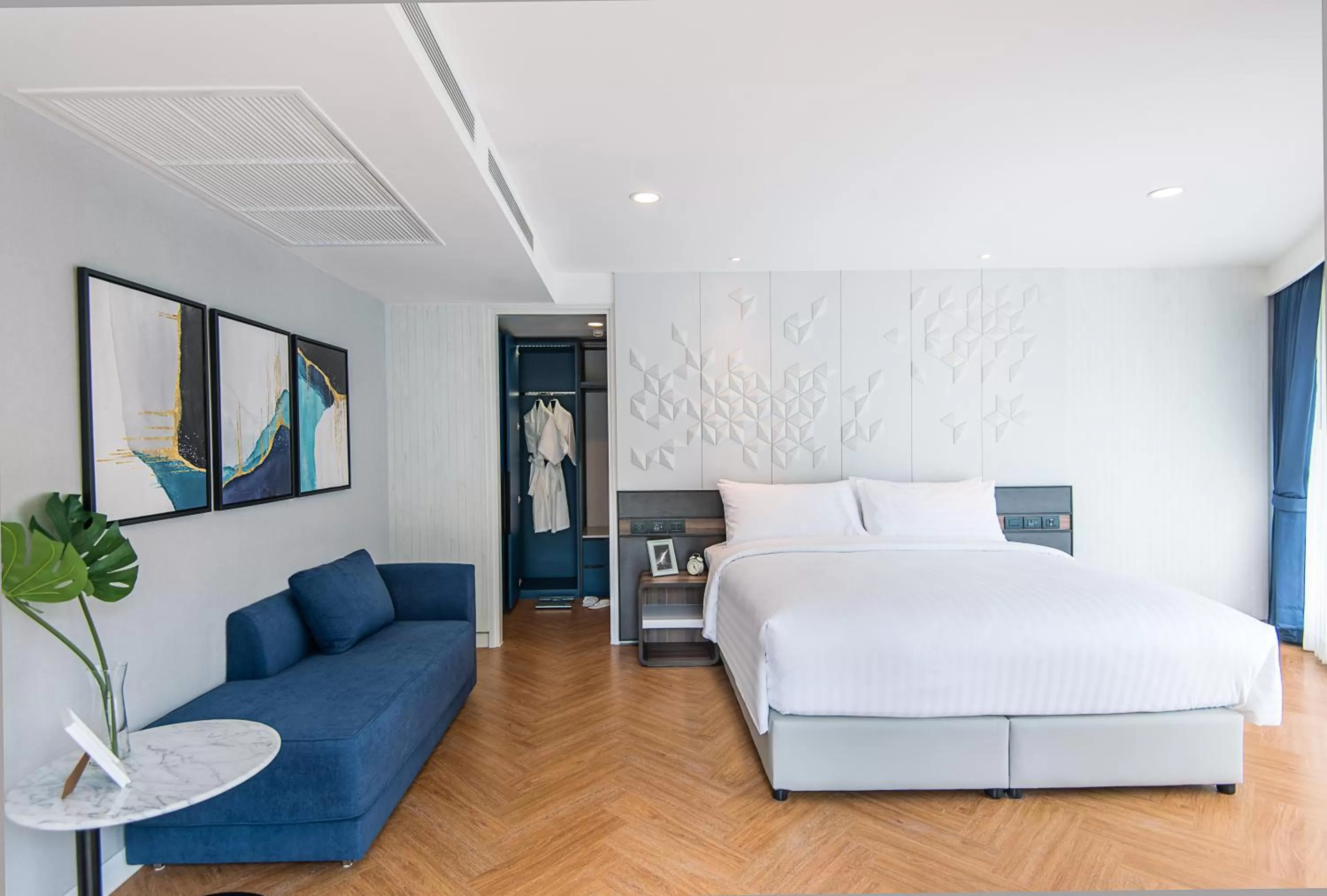 Bedroom, Bed in Amanta Hotel & Residence Sathorn