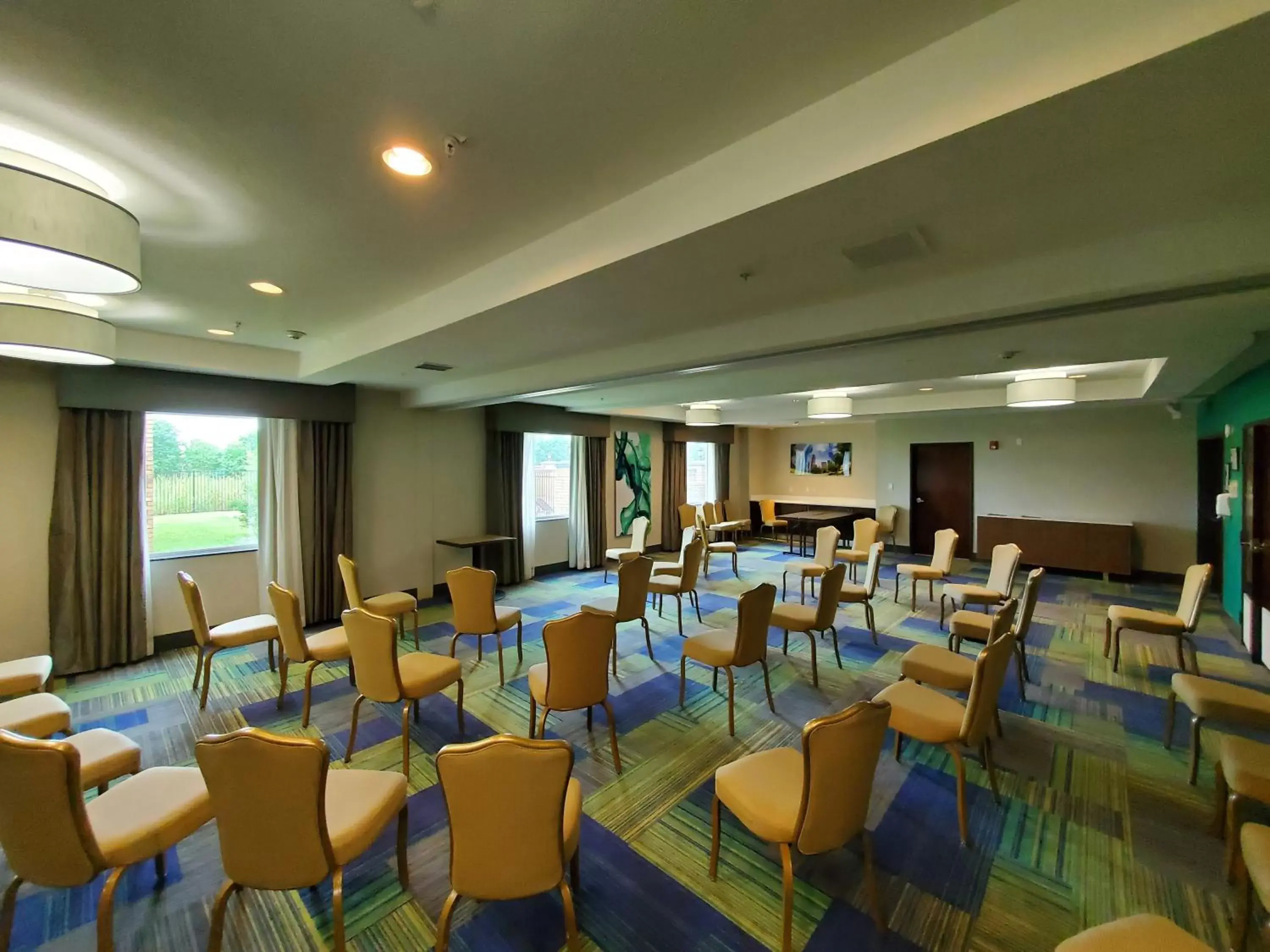 Meeting/conference room, Restaurant/Places to Eat in Holiday Inn Express Pearland, an IHG Hotel