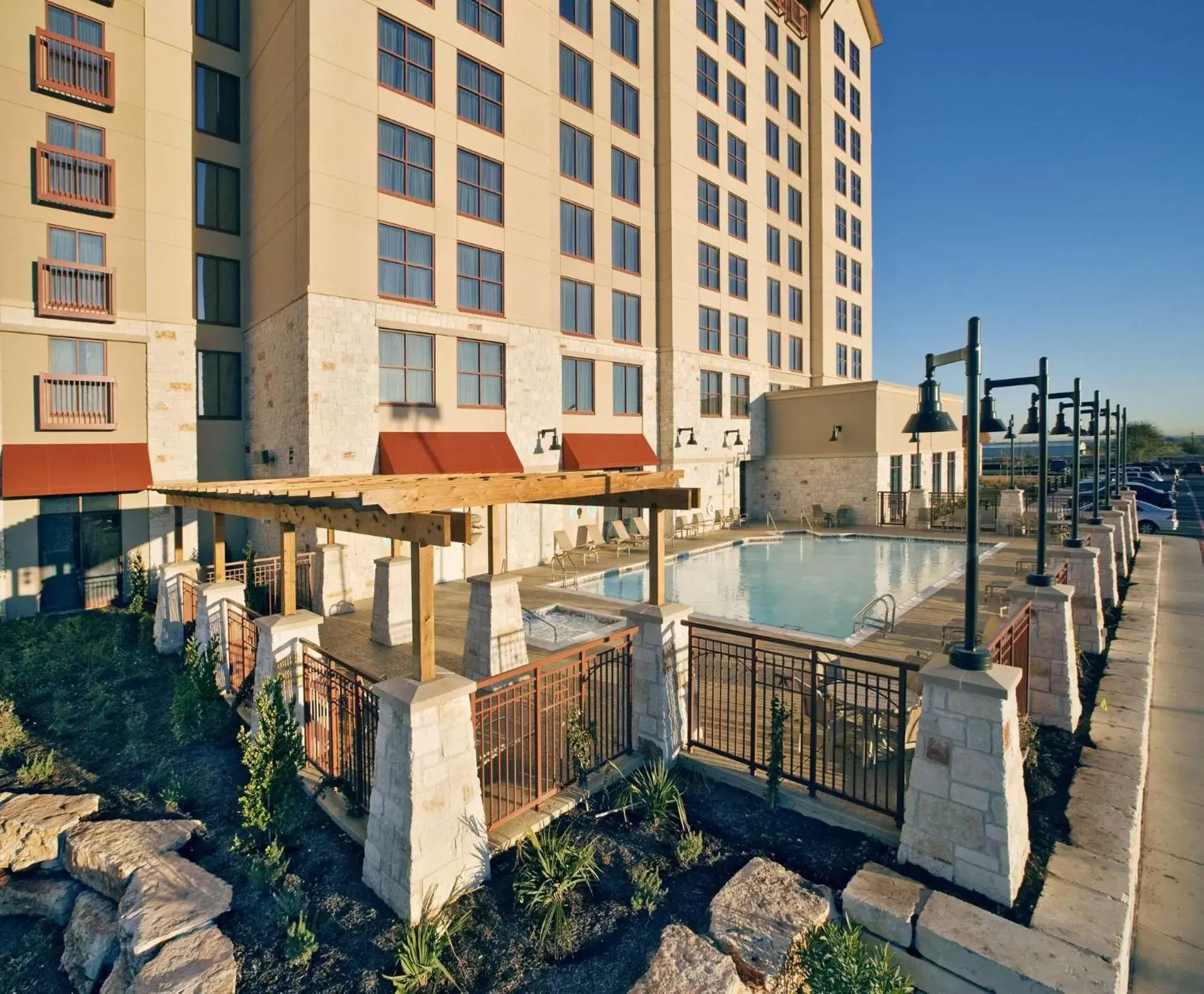 Pool view in Embassy Suites by Hilton San Marcos Hotel Conference Center