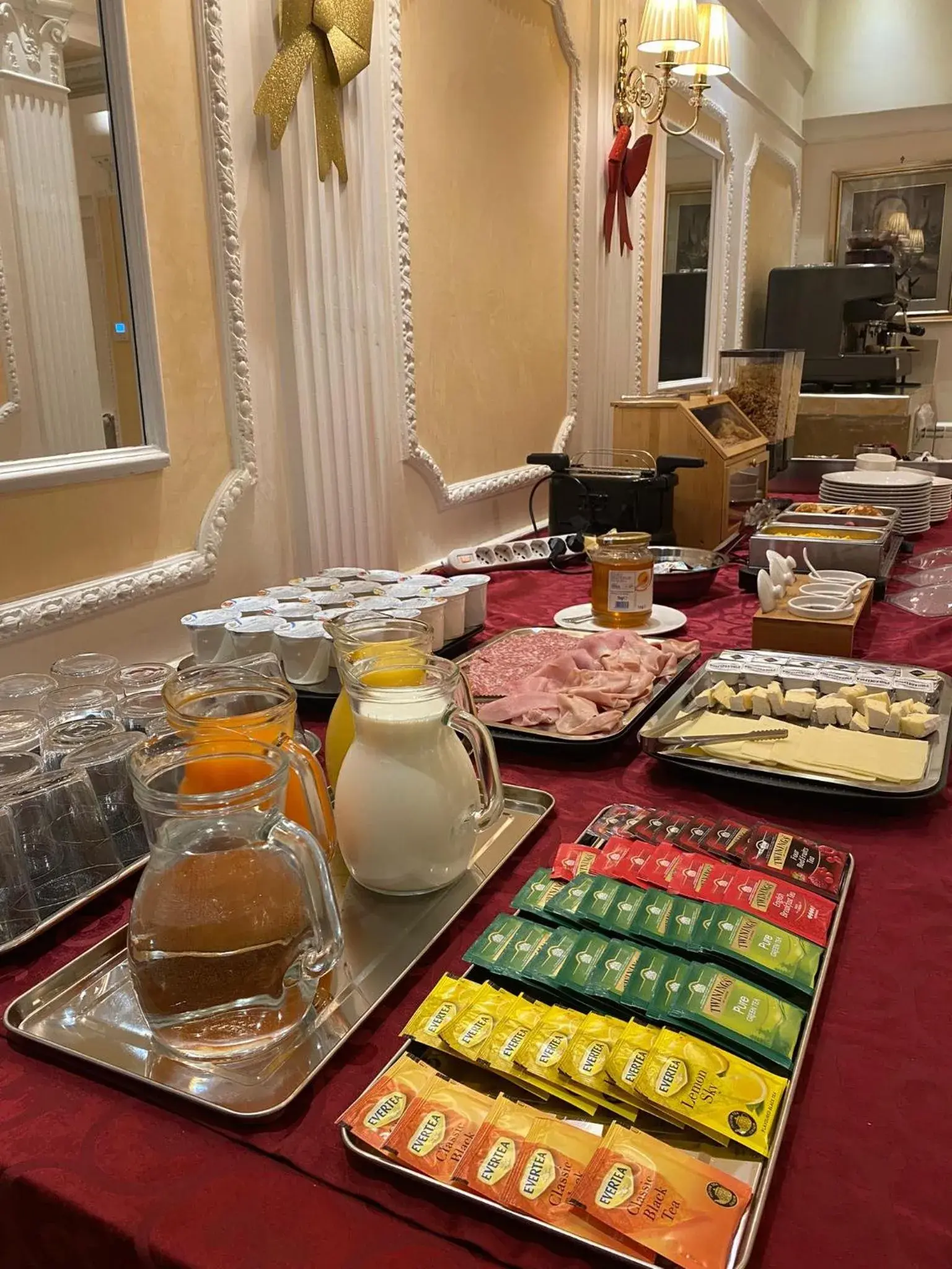 Breakfast in Hotel Erdarelli