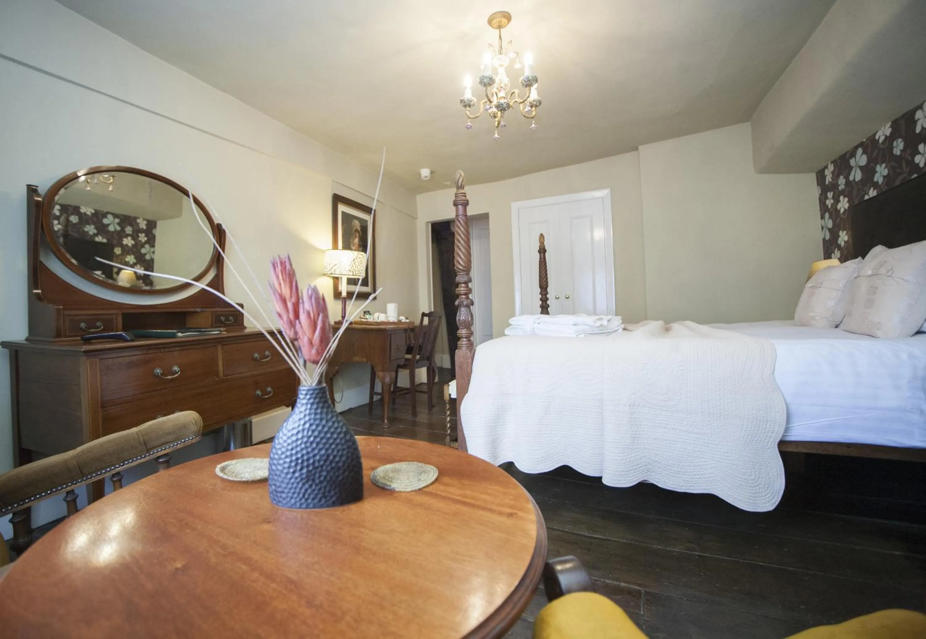 Bedroom, Bed in The Lion Hotel Shrewsbury