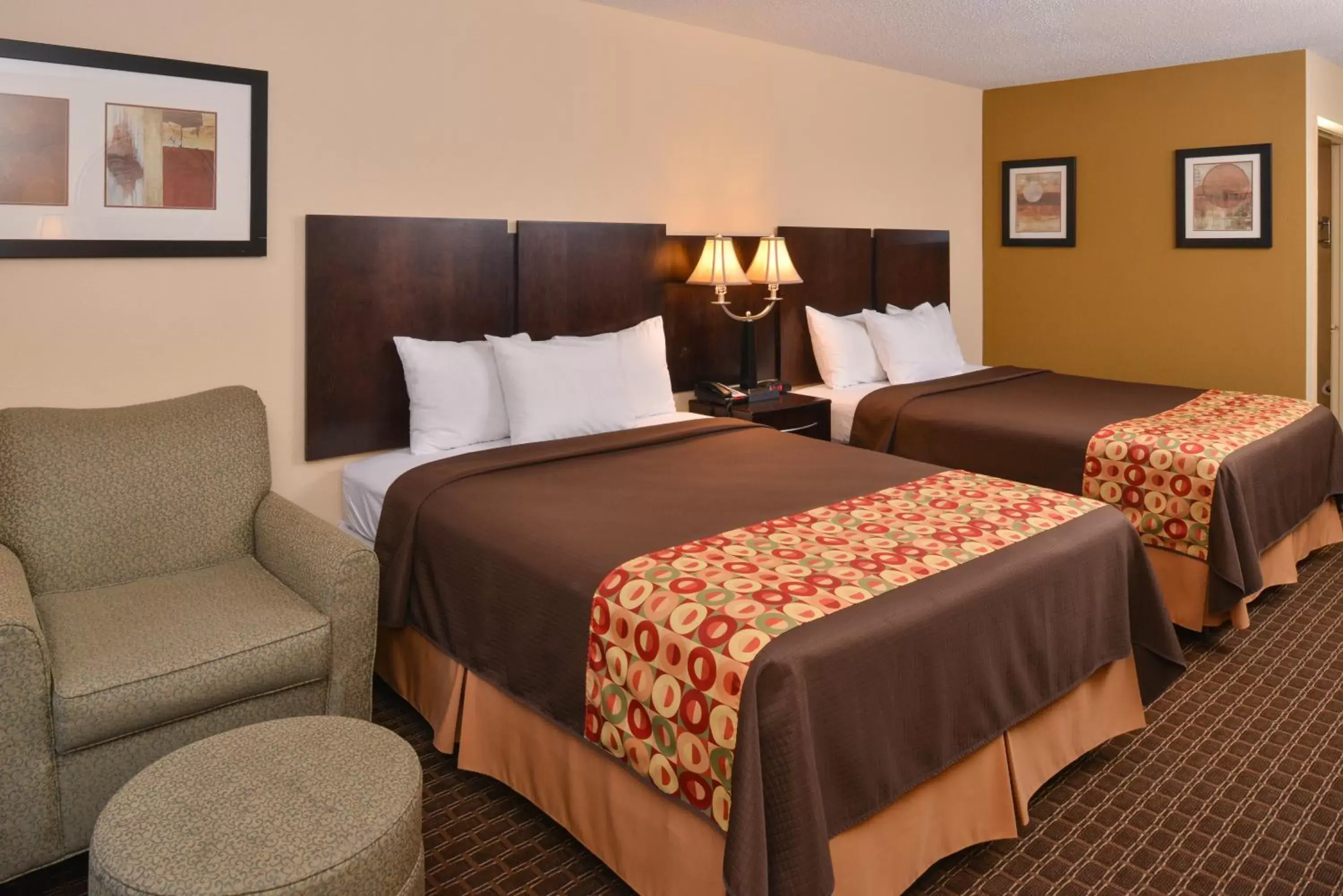 Bed in Americas Best Value Inn Tupelo Barnes Crossing