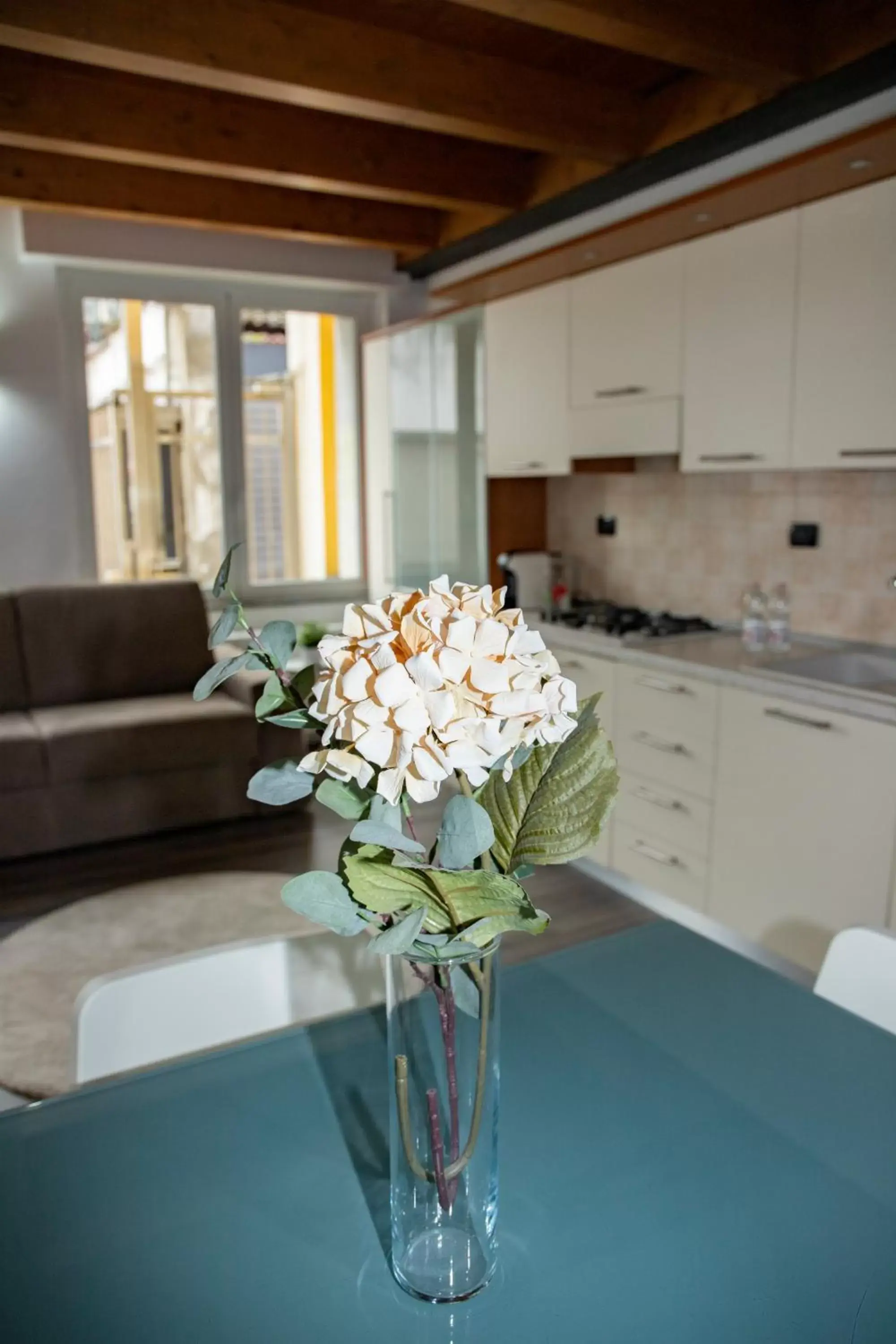 Kitchen or kitchenette, Dining Area in Easy Milano - Rooms and Apartments Navigli