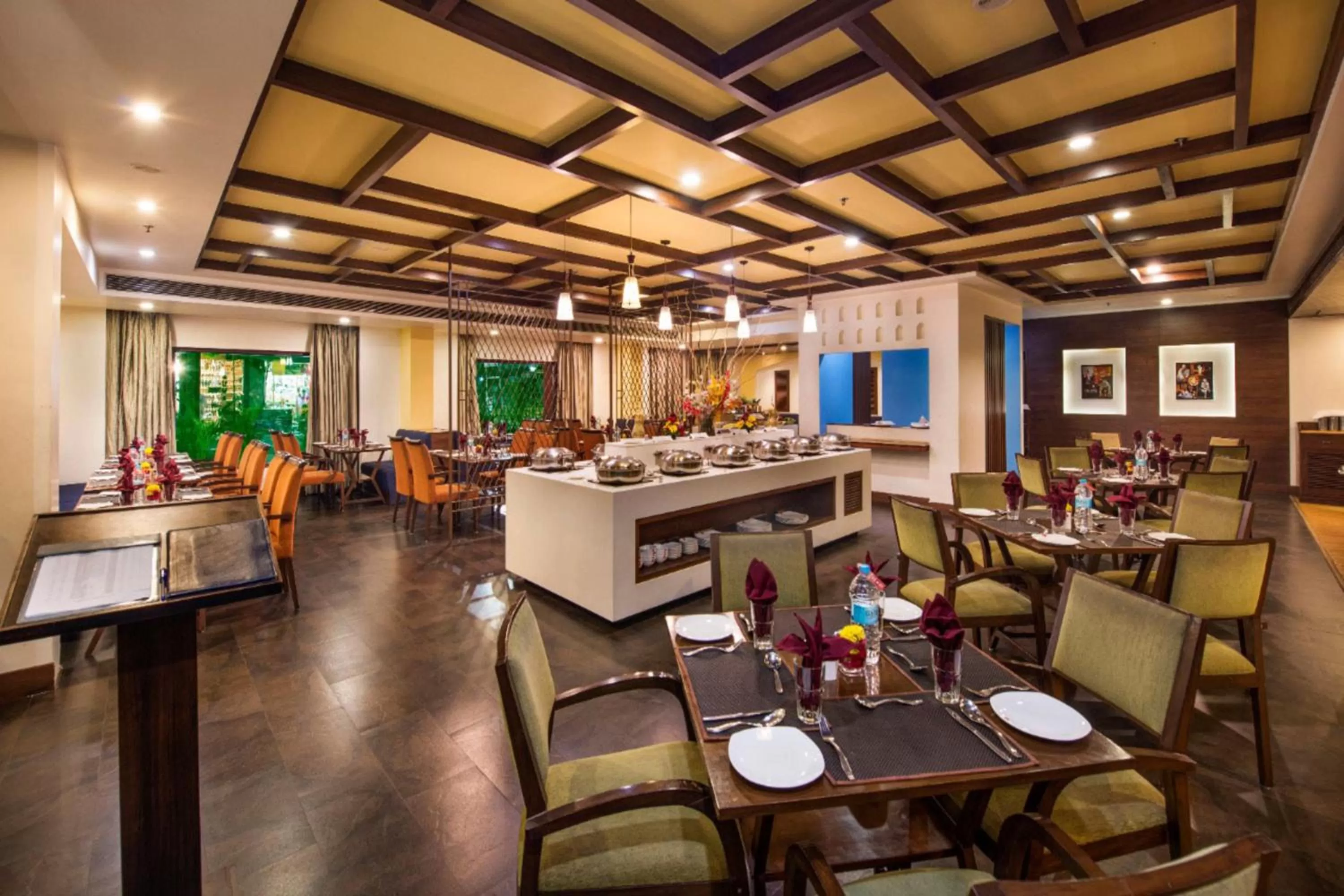 Restaurant/places to eat in Hotel Abigail Goradia's