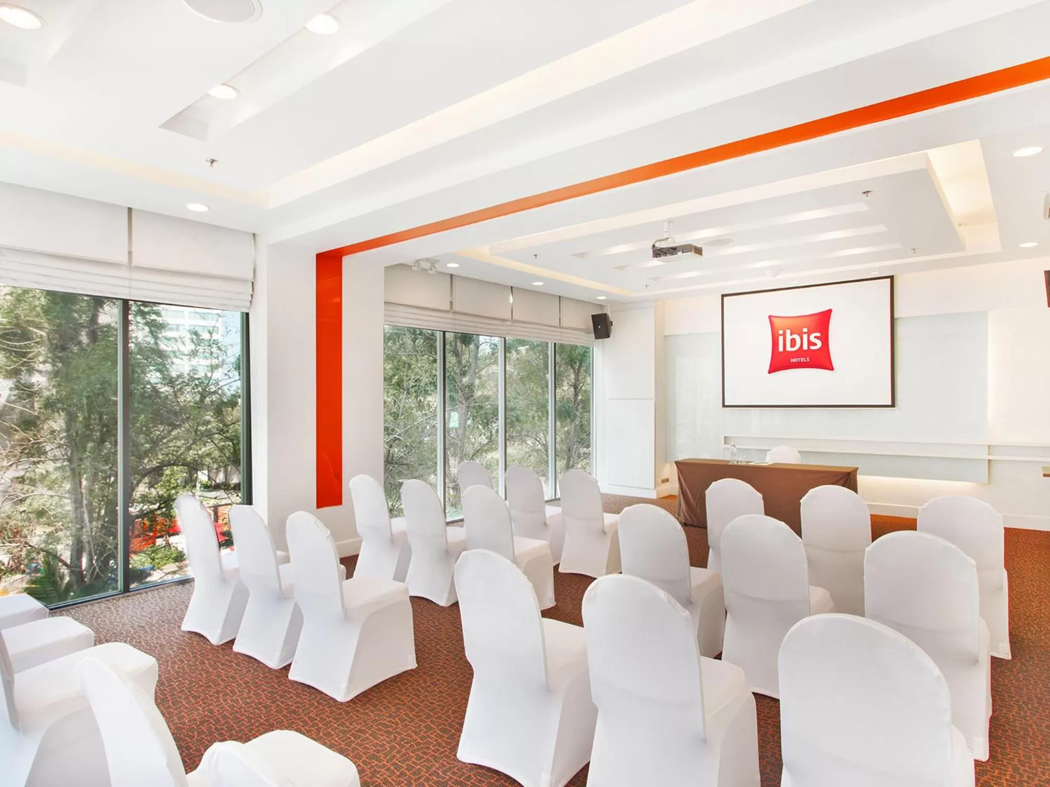Meeting/conference room in Ibis Pattaya