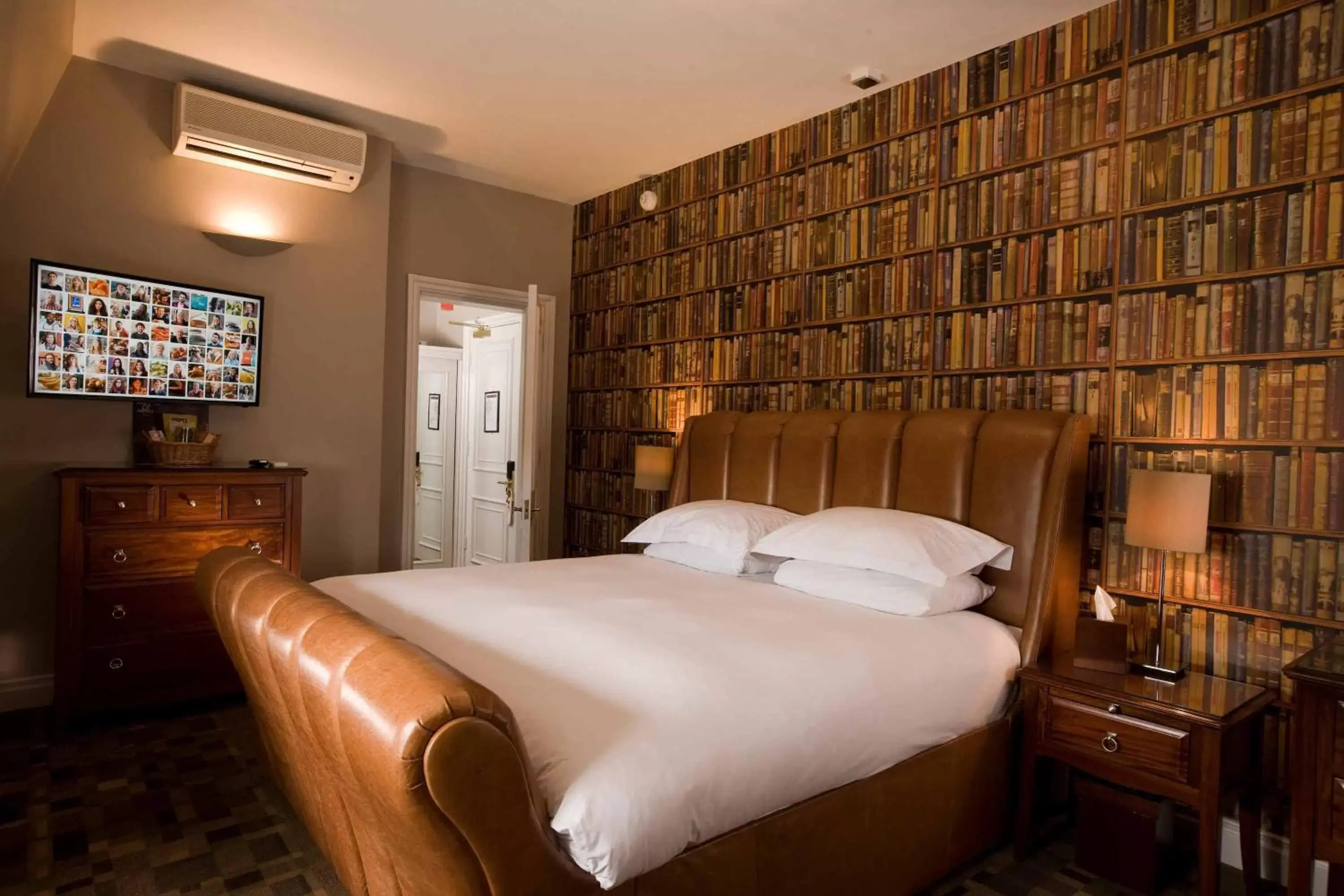 Bed in Hotel du Vin Cannizaro House Wimbledon