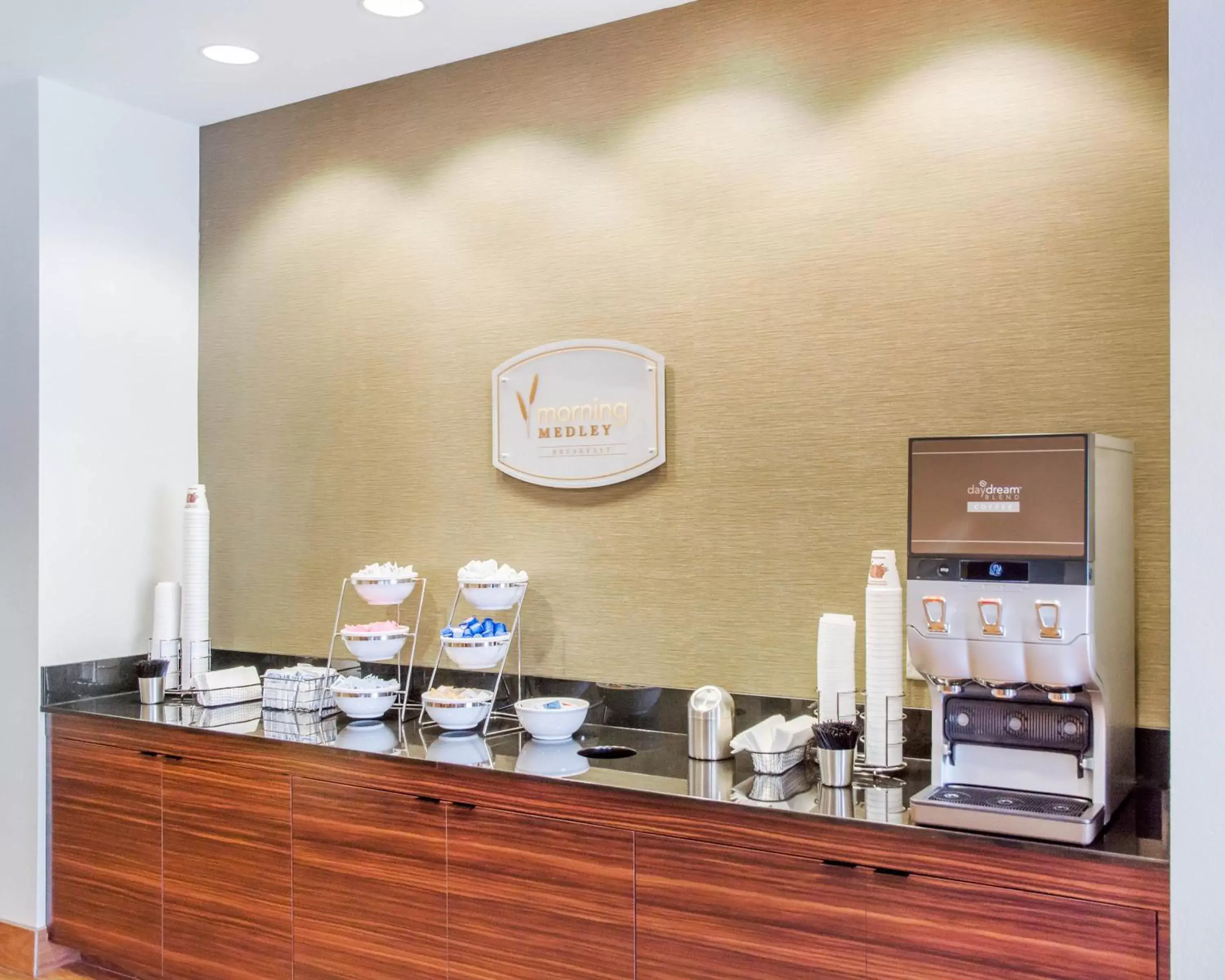 Coffee/tea facilities in Sleep Inn & Suites Parkersburg