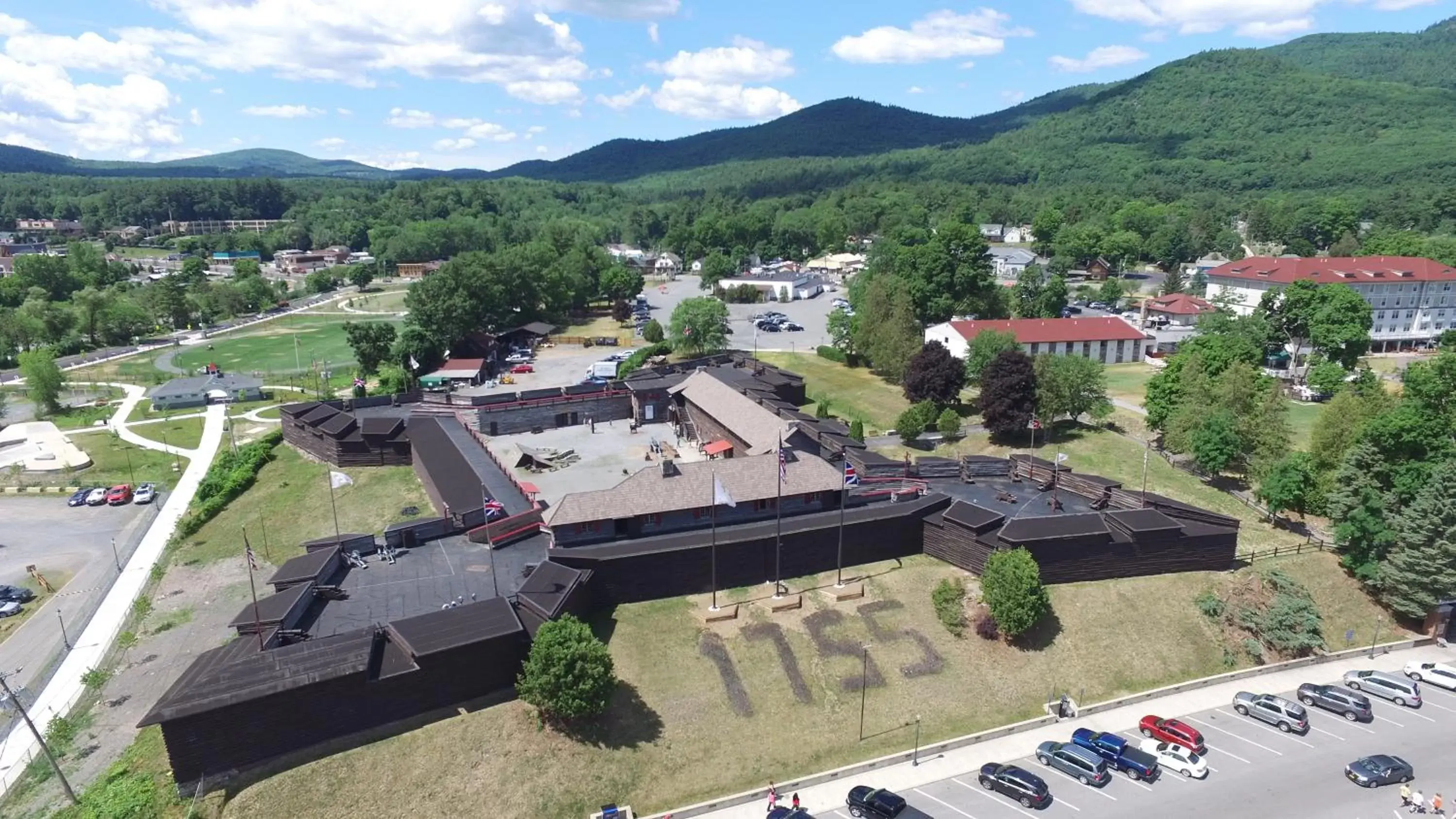 Entertainment, Bird's-eye View in Fort William Henry Hotel