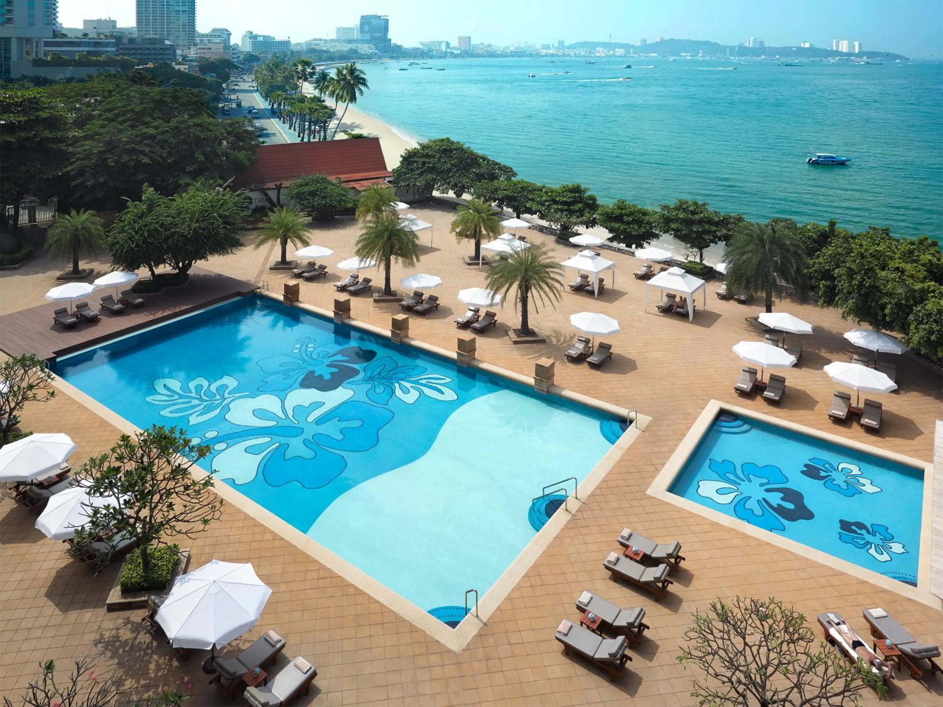 Pool view in Dusit Thani Pattaya