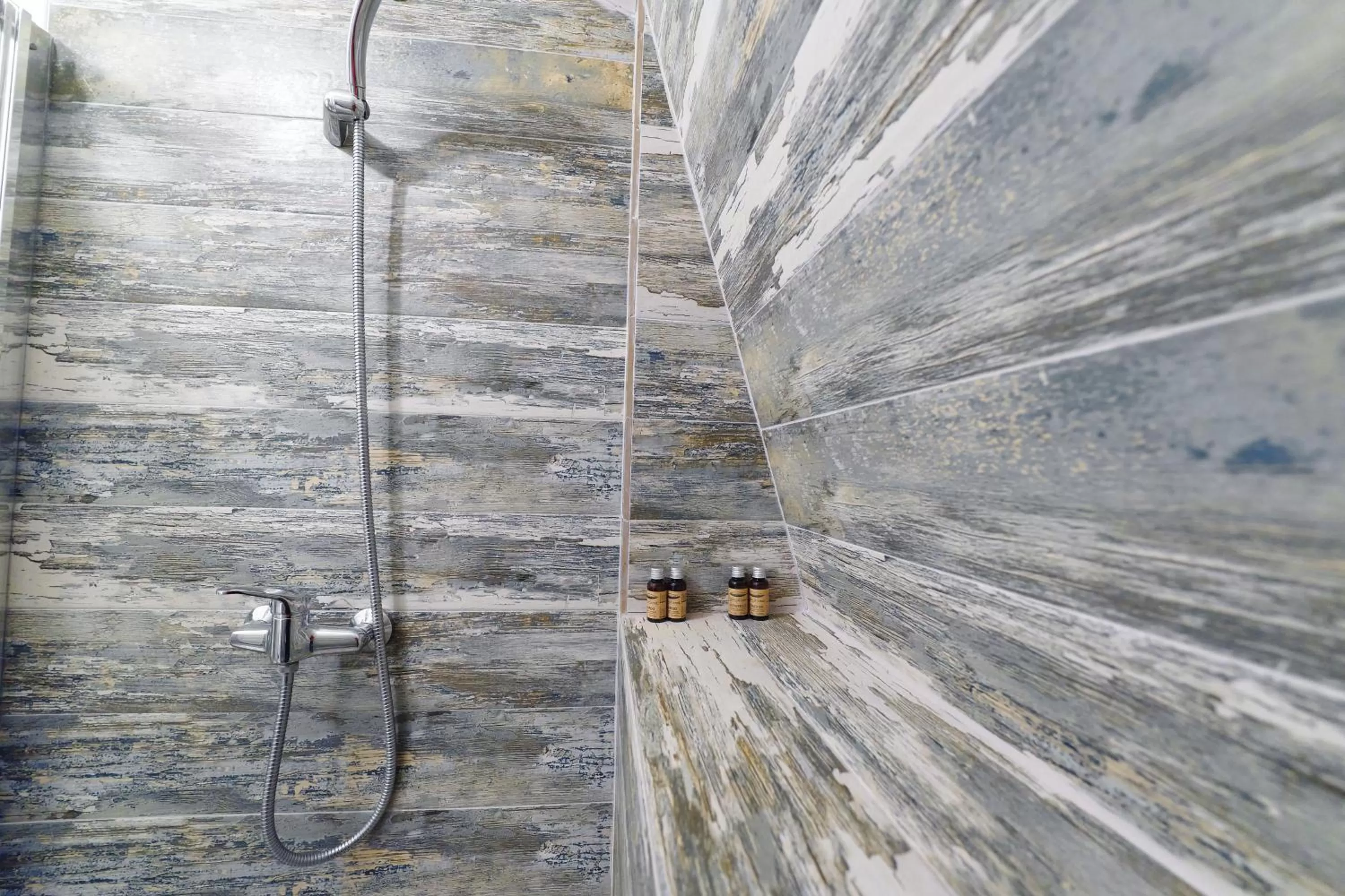 Shower in Bella House Apartaments