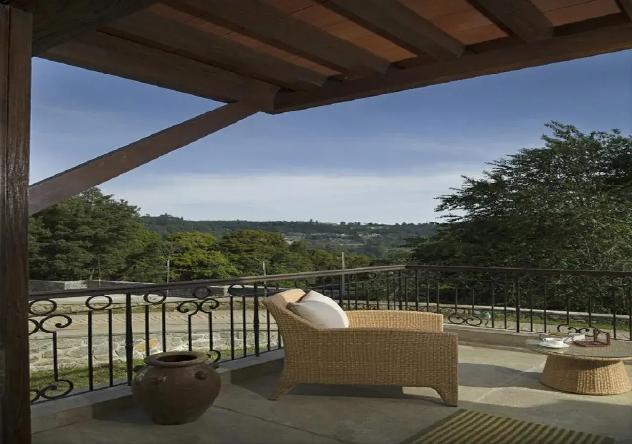 Seating area in The Tamara Kodai