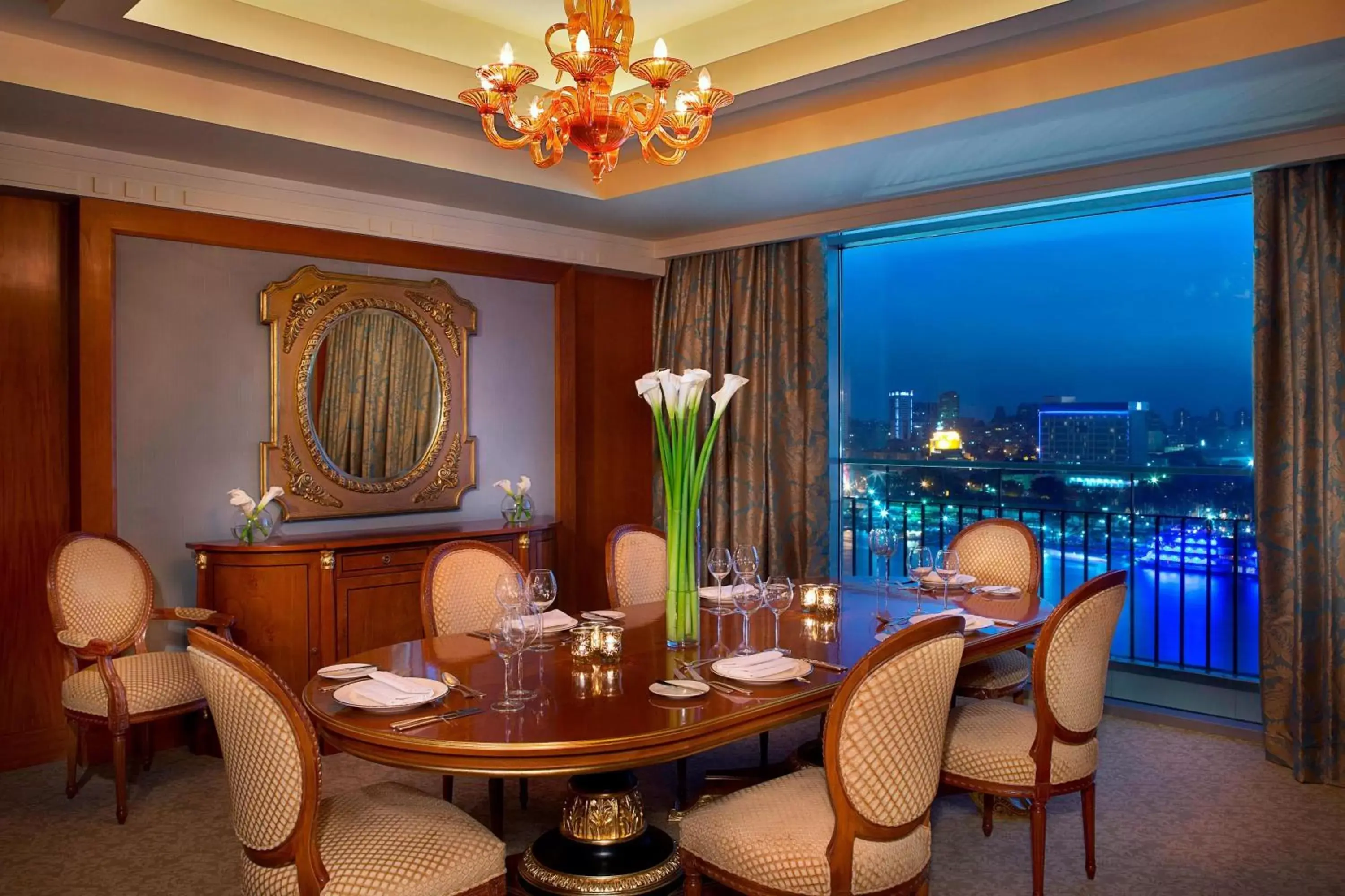 Photo of the whole room, Dining Area in The Nile Ritz-Carlton, Cairo