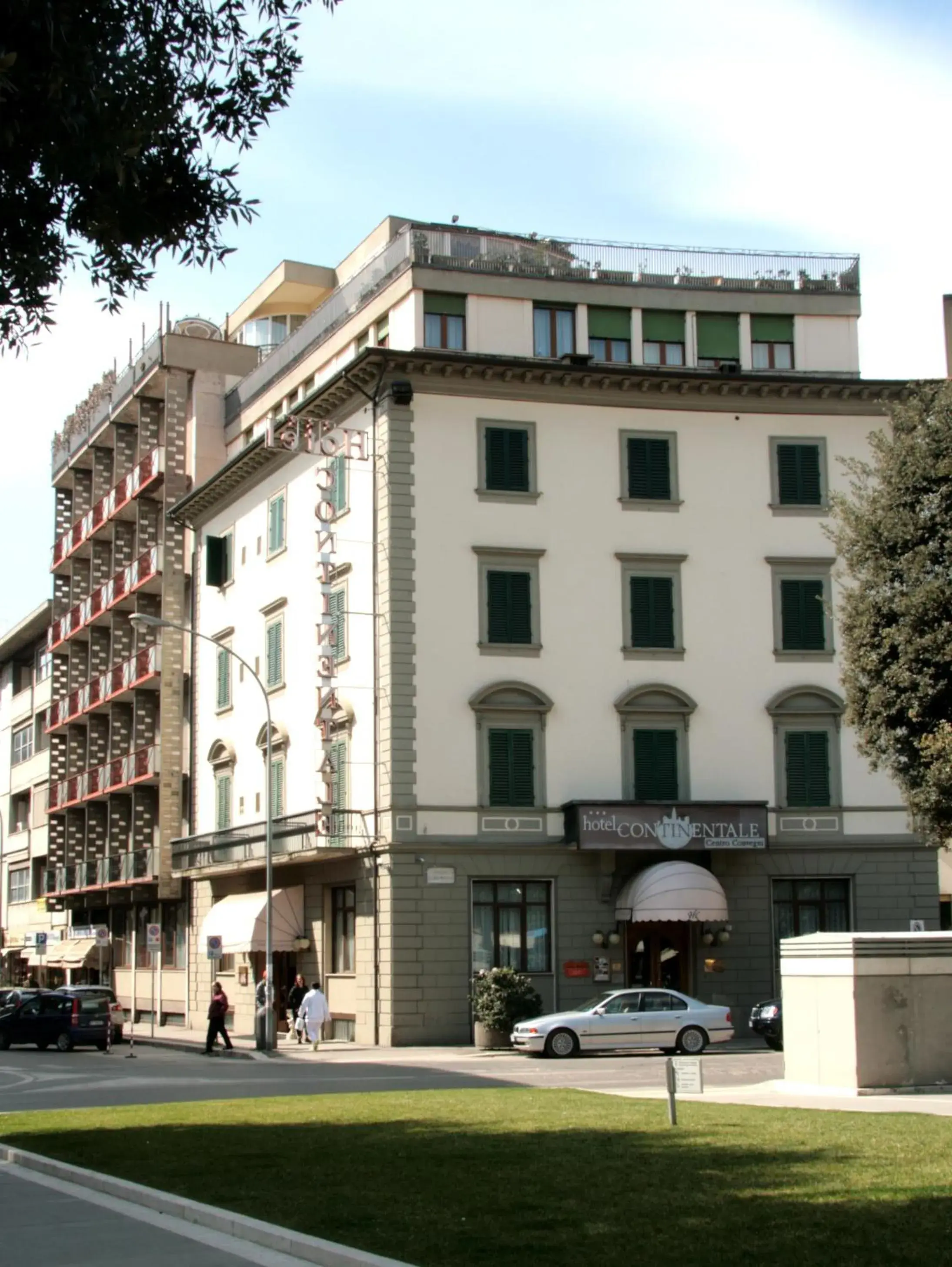 Property Building in Hotel Continentale