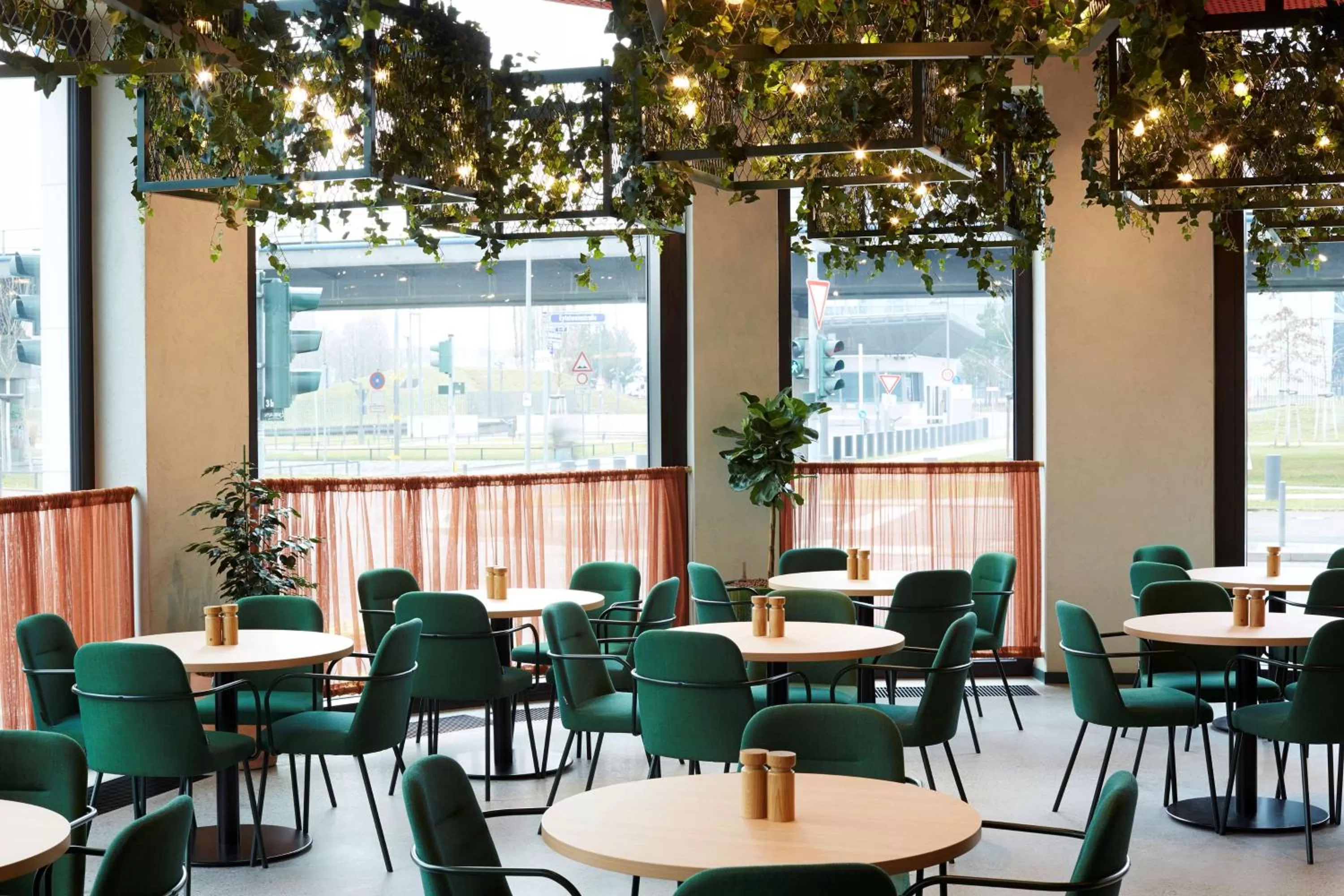 Restaurant/places to eat in Scandic Frankfurt Hafenpark