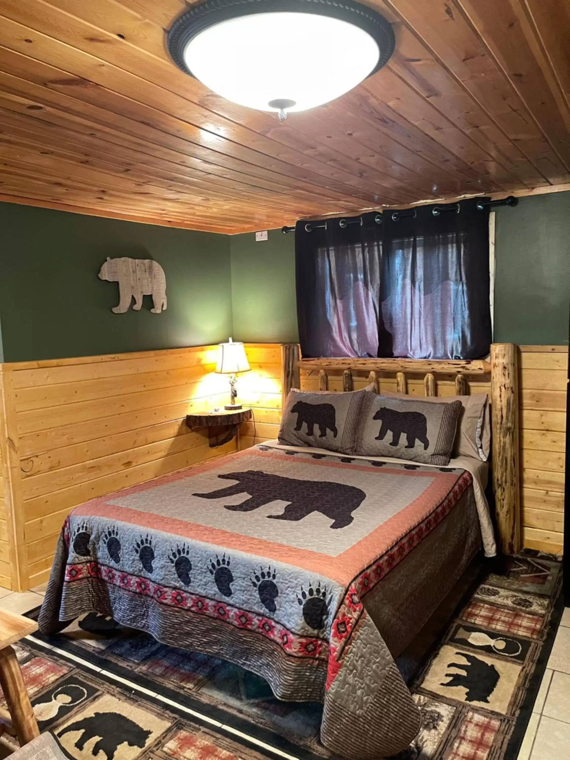 Bedroom, Bed in The Fishing Bear Lodge