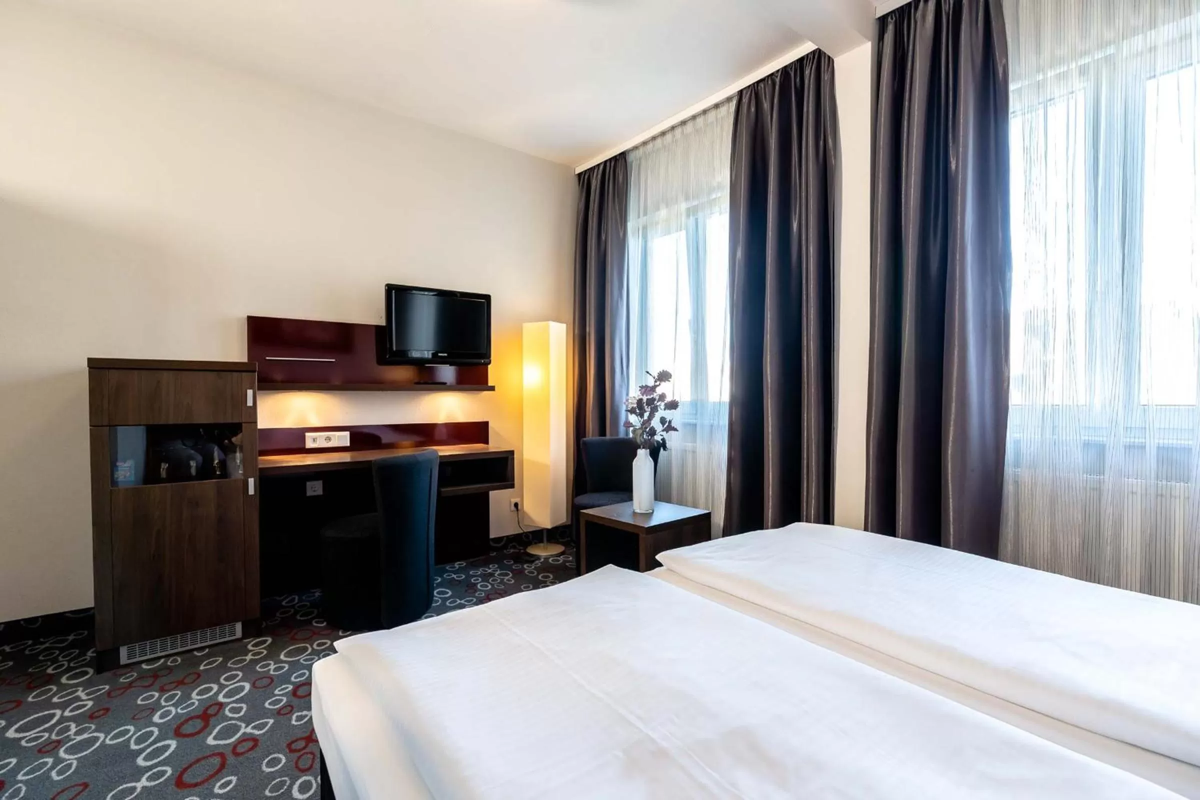 Photo of the whole room, Bed in Altstadthotel