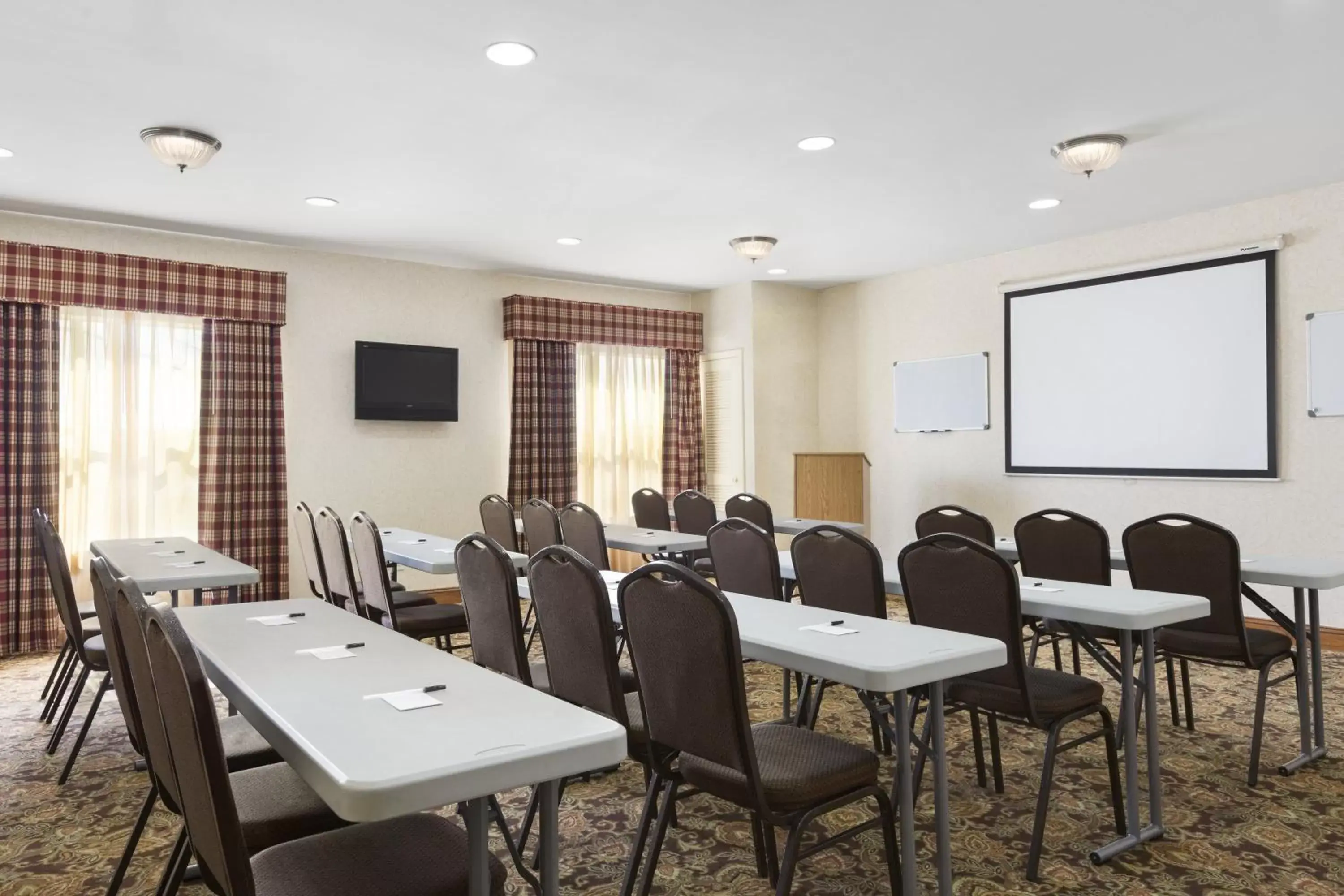 Meeting/conference room in Country Inn & Suites by Radisson, Smyrna, GA