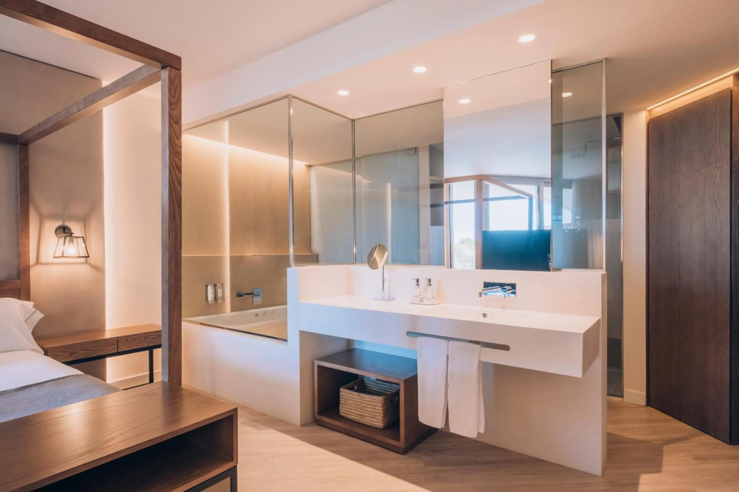 Toilet, Bed in Iberostar Selection Llaut Palma- Adults Only