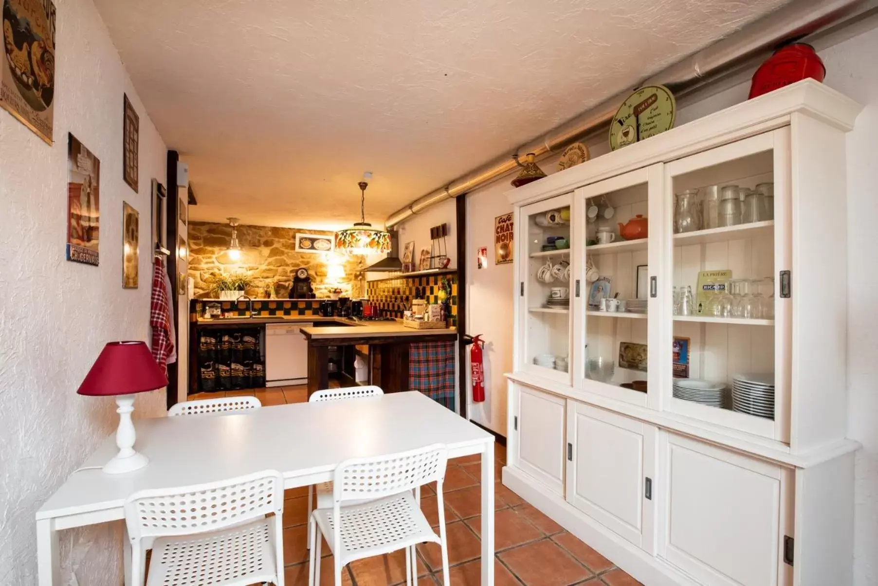 Twin Room with Private Bathroom and Shared Toilets in VILLA ZENITH Hostel - LA MAISON Twin Room with Private Bathroom and Shared Toilets in VILLA ZENITH Hostel - LA MAISON