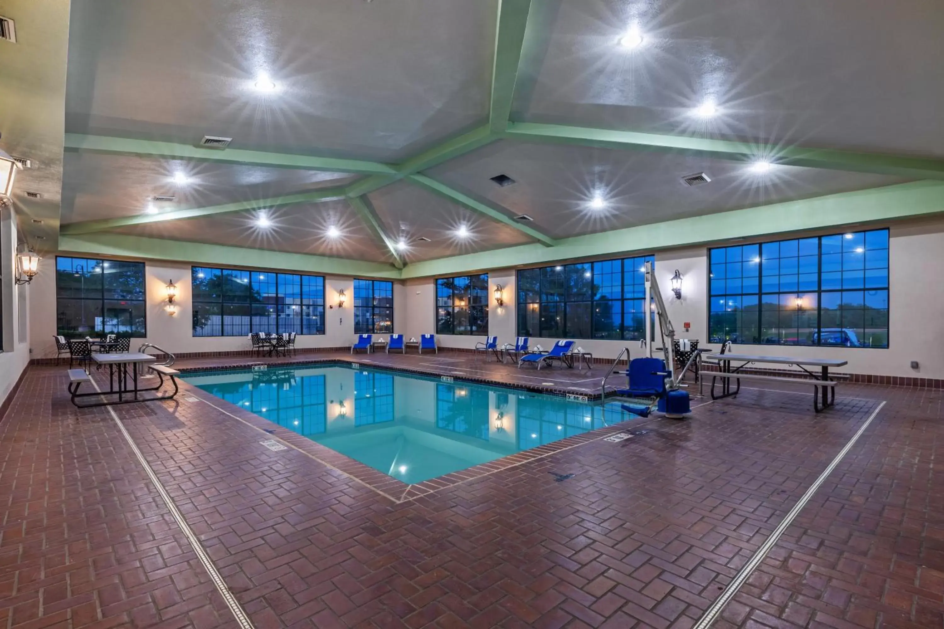 Swimming Pool in Holiday Inn Express & Suites Tulsa S Broken Arrow Hwy 51, an IHG Hotel