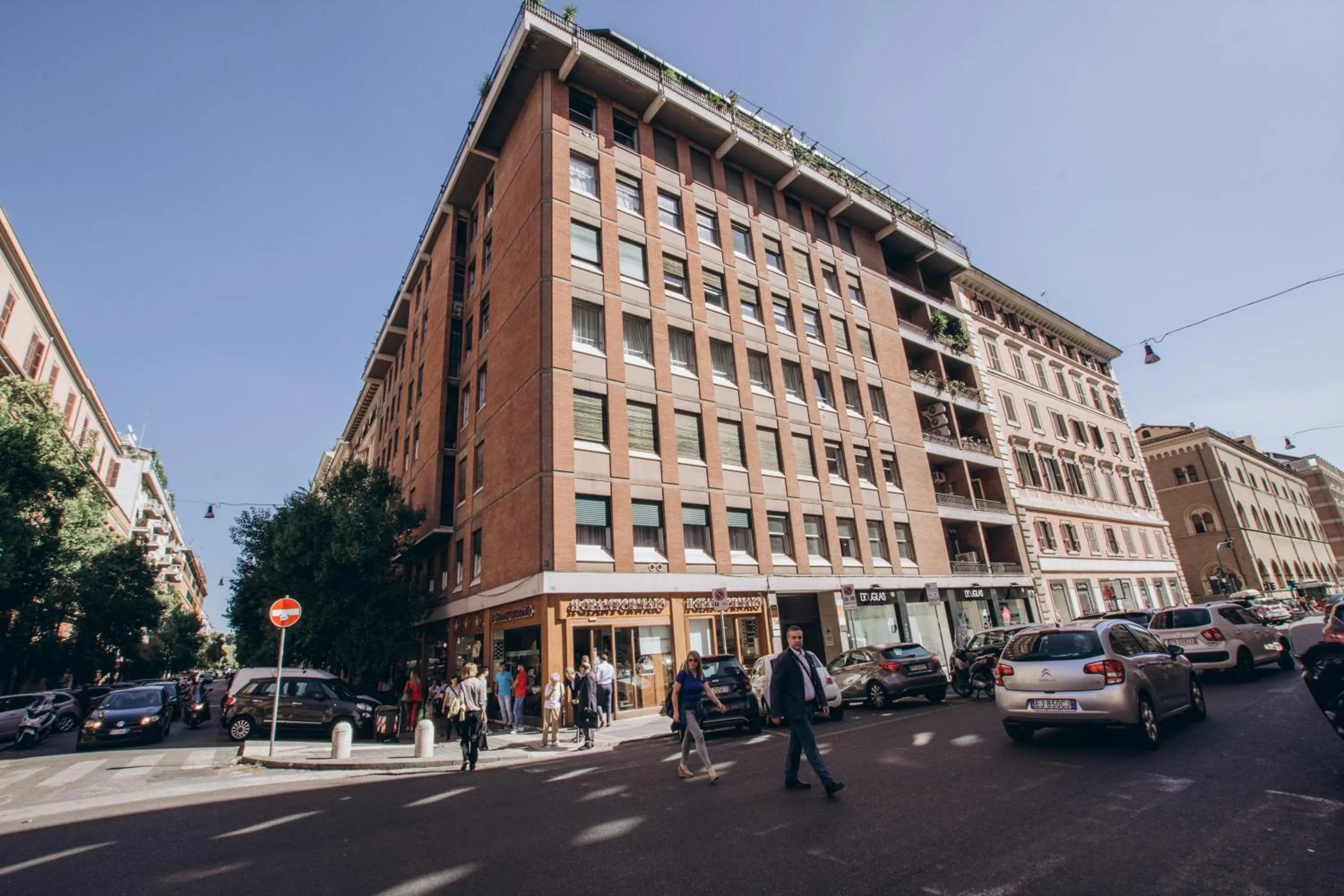 Property building in Regolo Rooms Vaticano