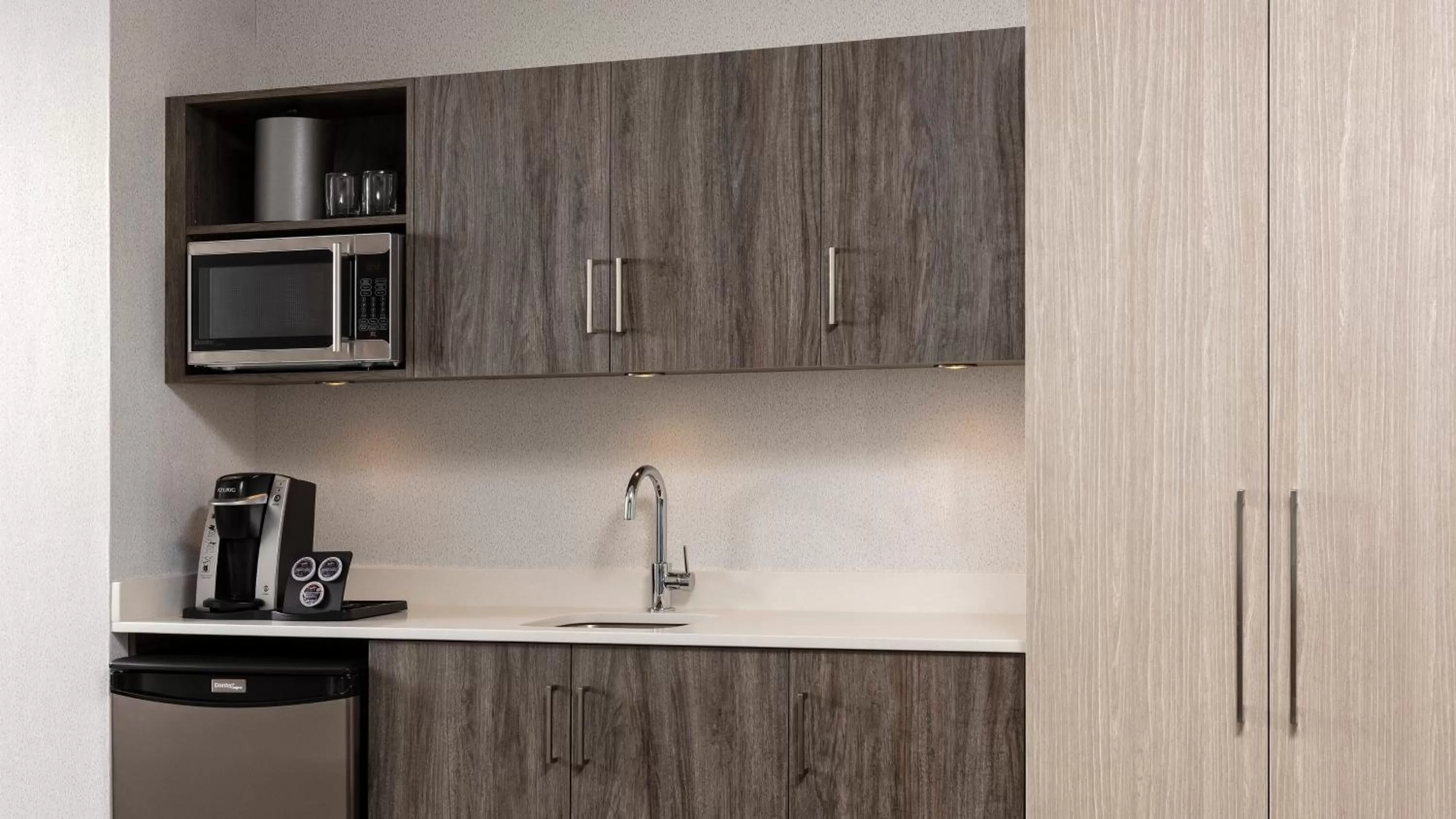 Bedroom in Holiday Inn Express Quebec City-Sainte Foy by IHG