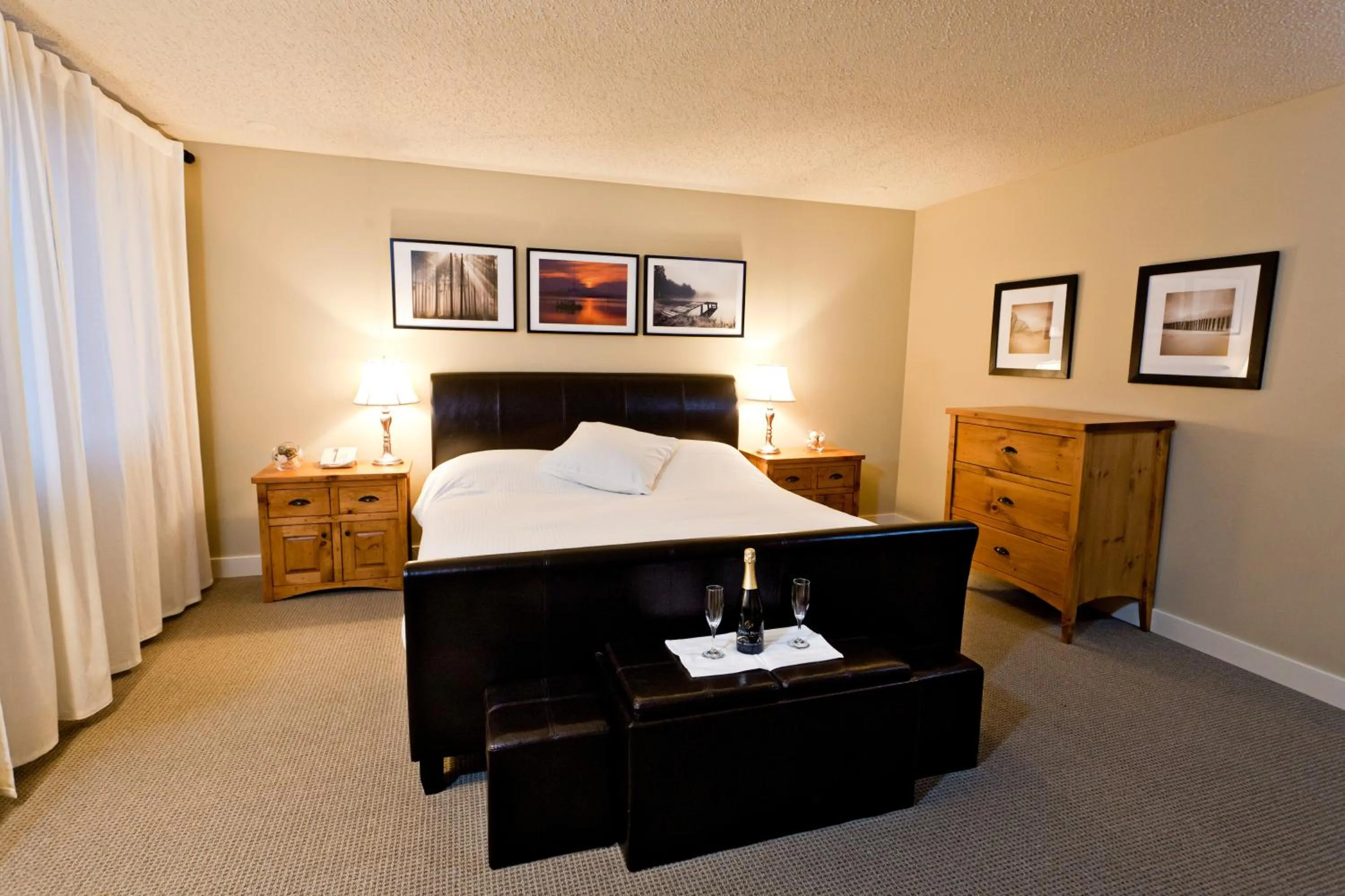 Bed in Red Tree Lodge