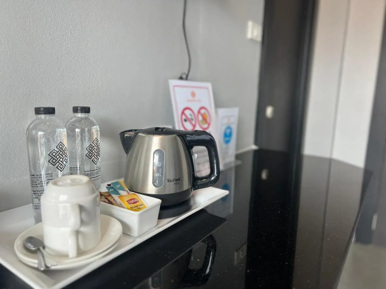 Coffee/tea facilities in Srisawara Casa Hotel
