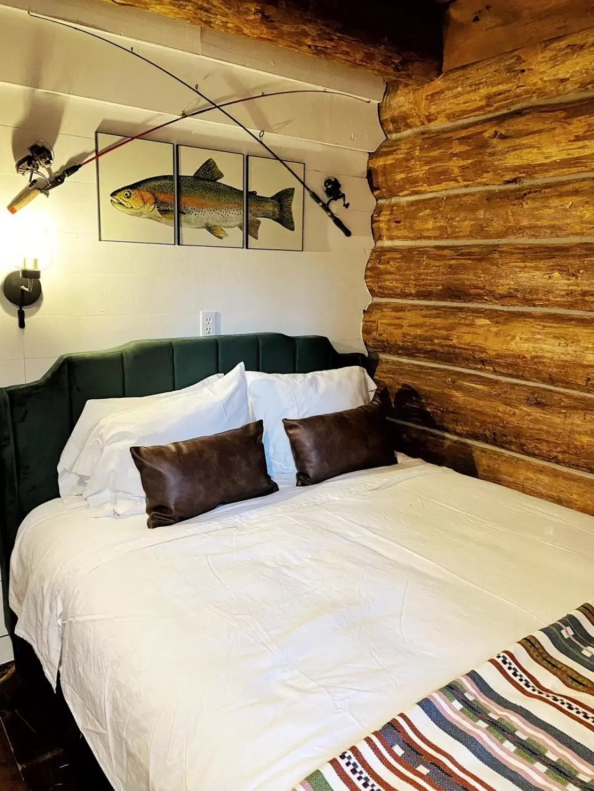 Bed in Drummond Island Resort & Conference Center