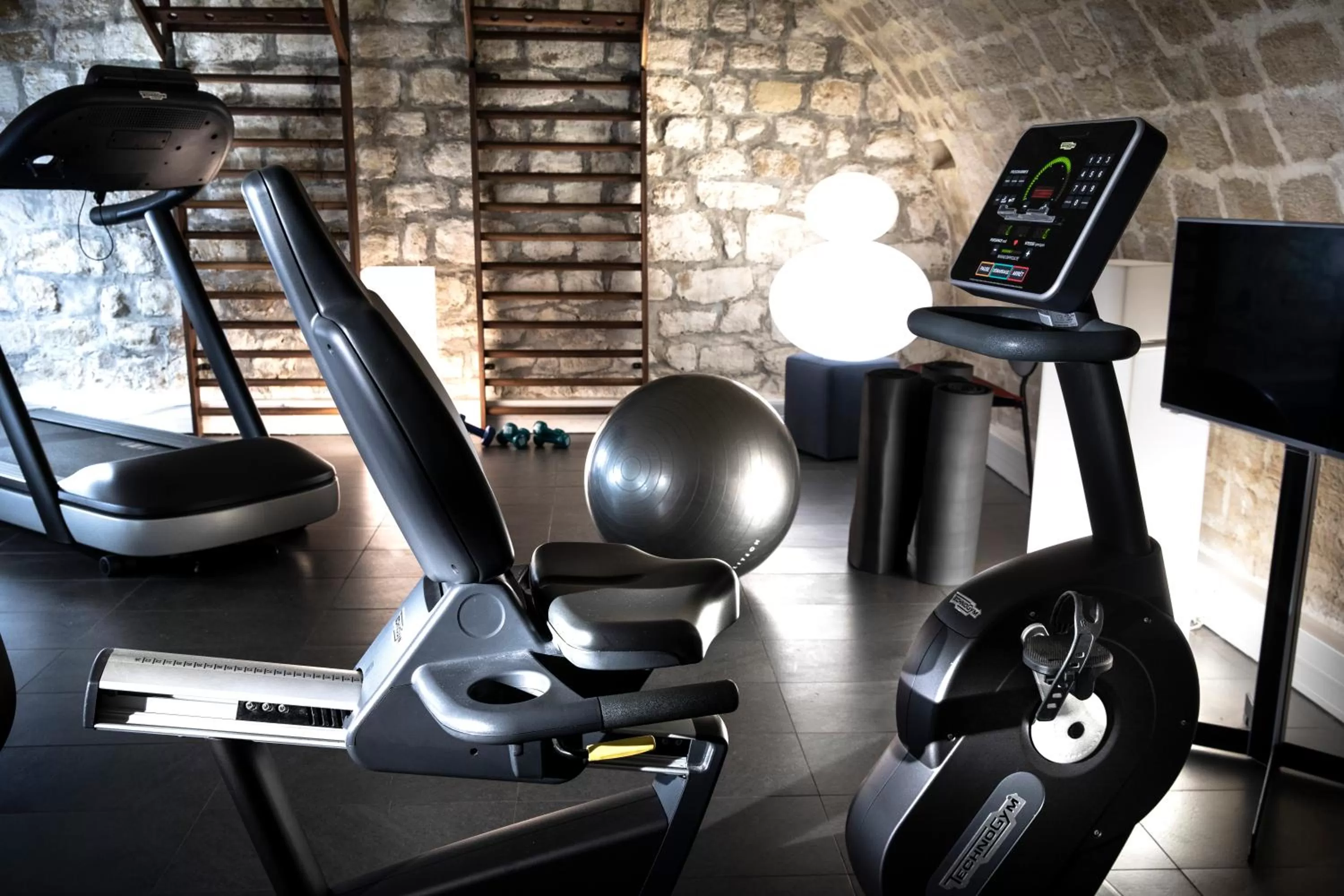 Fitness centre/facilities in Hôtel Marais Hôme