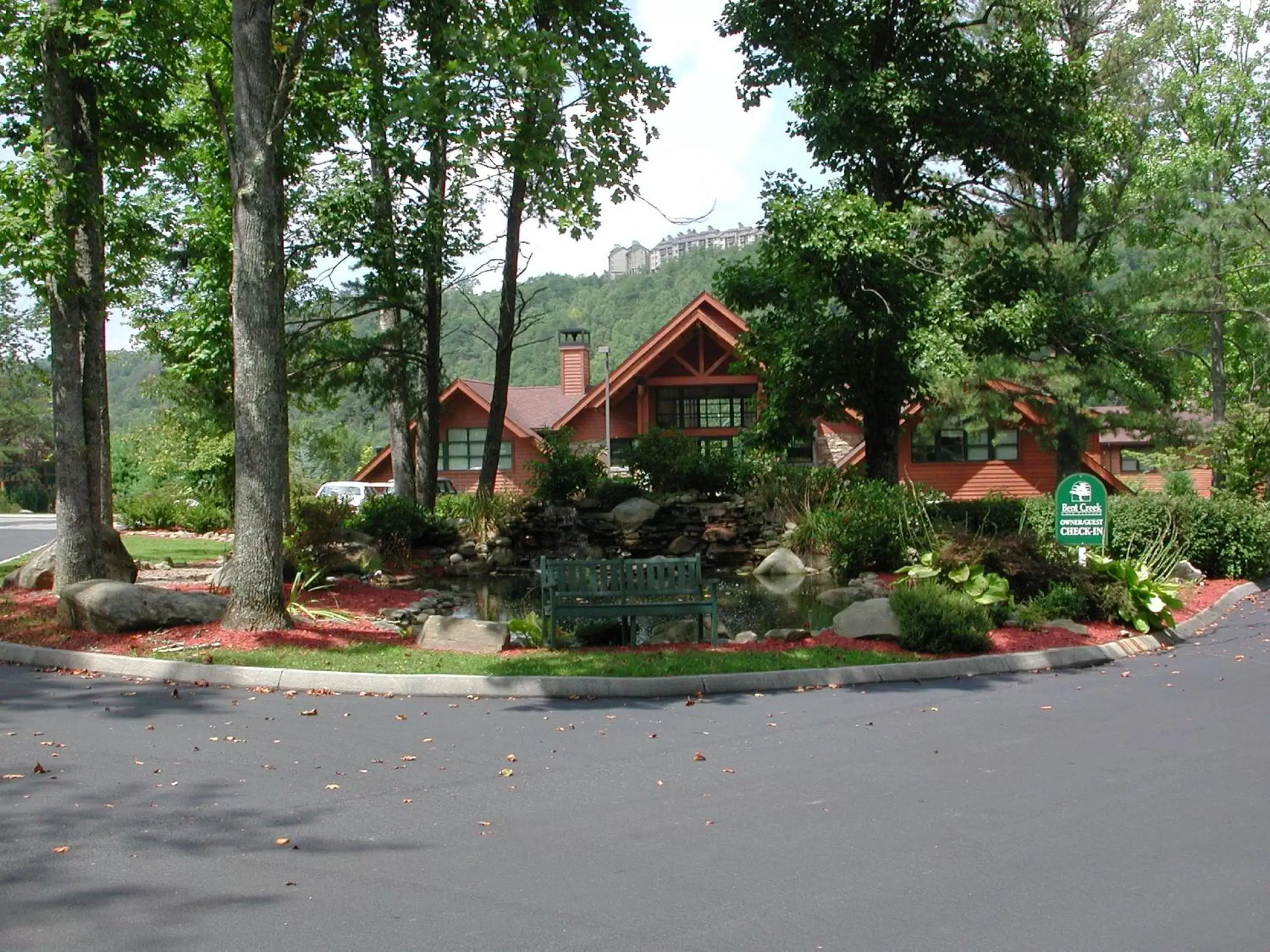 Property building in Hilton Vacation Club Bent Creek Golf Village Gatlinburg Property building in Hilton Vacation Club Bent Creek Golf Village Gatlinburg