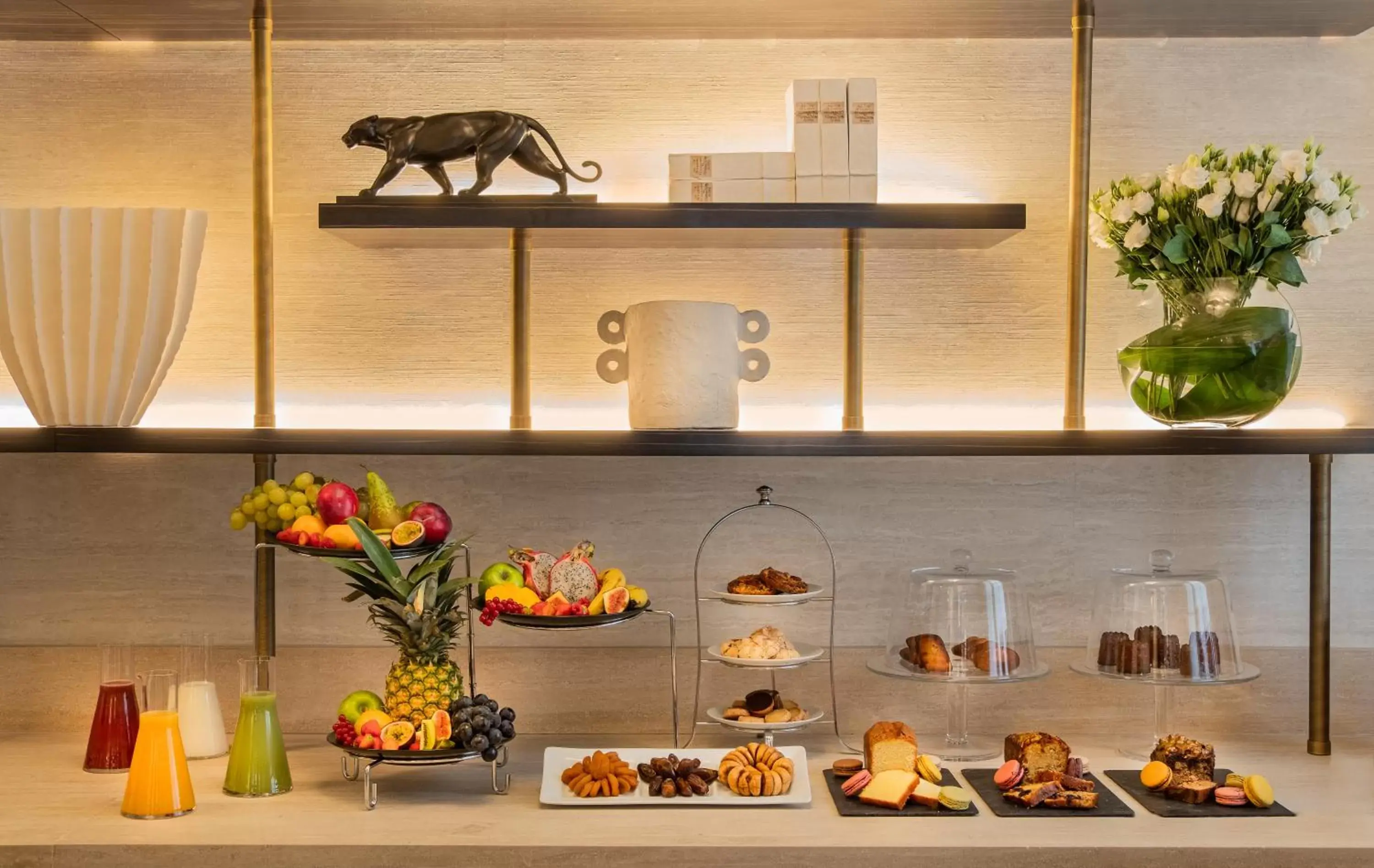 Buffet breakfast in Hôtel Elysia by Inwood Hotels