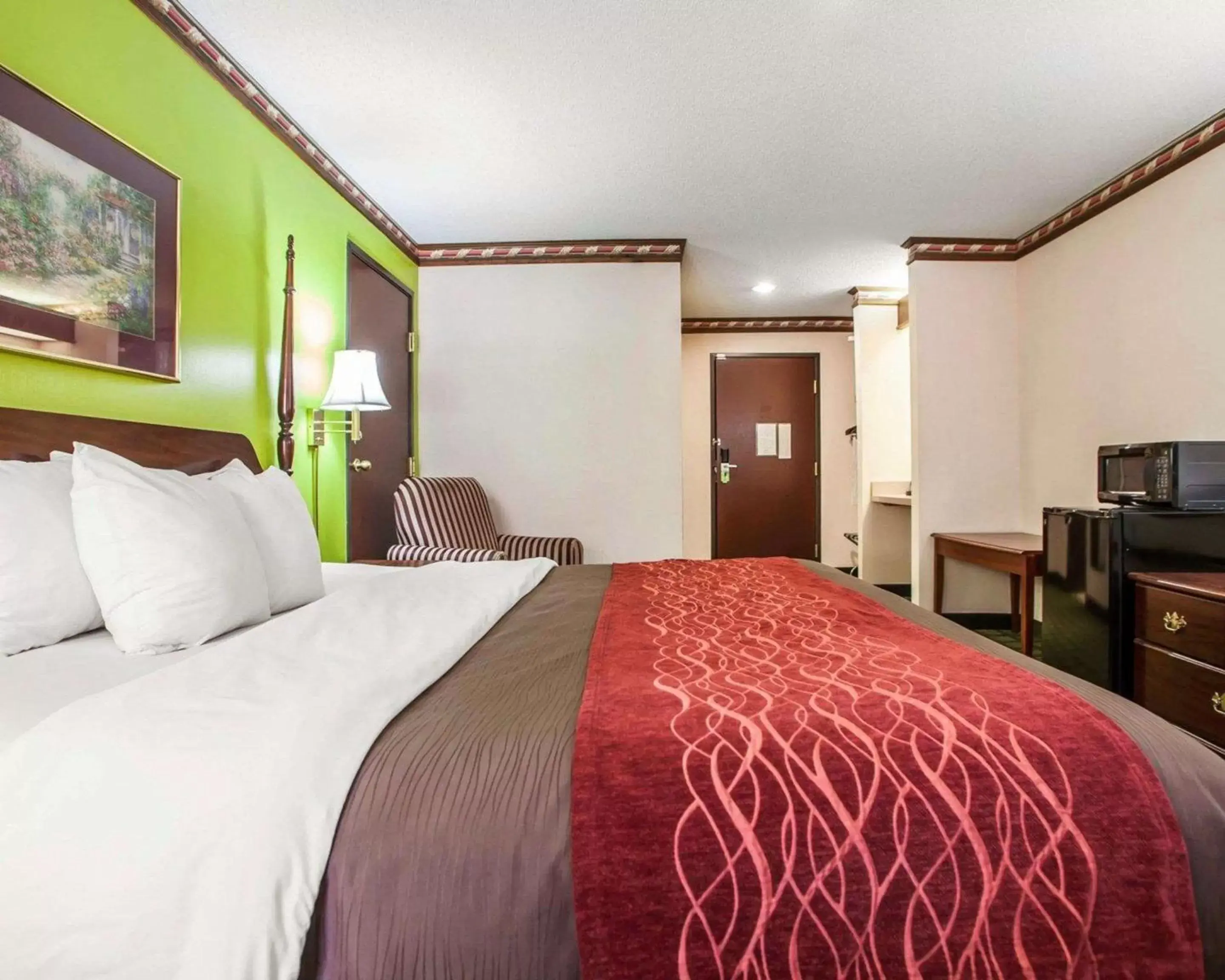 Photo of the whole room, Bed in Quality Inn Arcola Photo of the whole room, Bed in Quality Inn Arcola