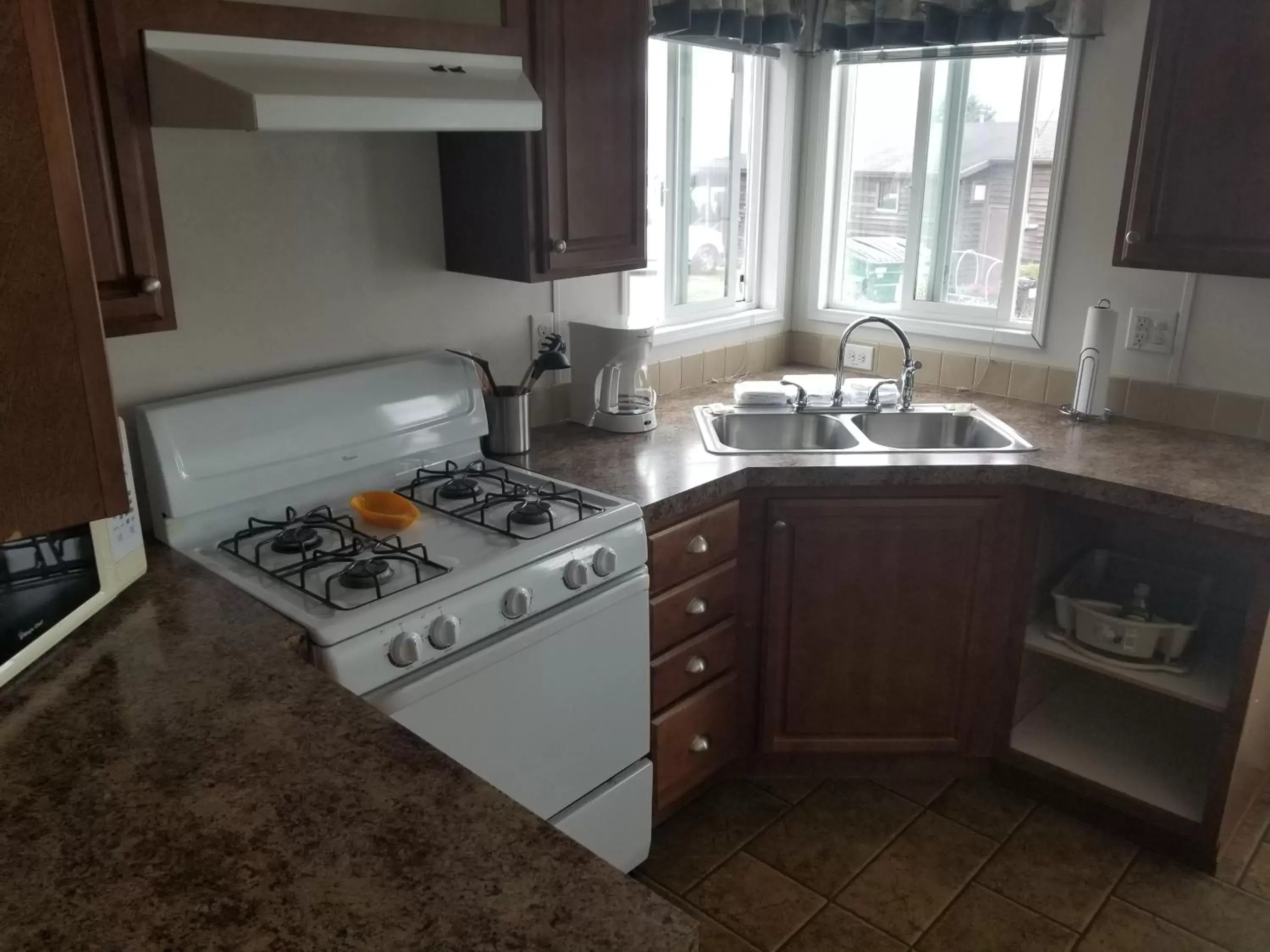 Kitchen/Kitchenette in Paradise Cove RV Resort & Marina