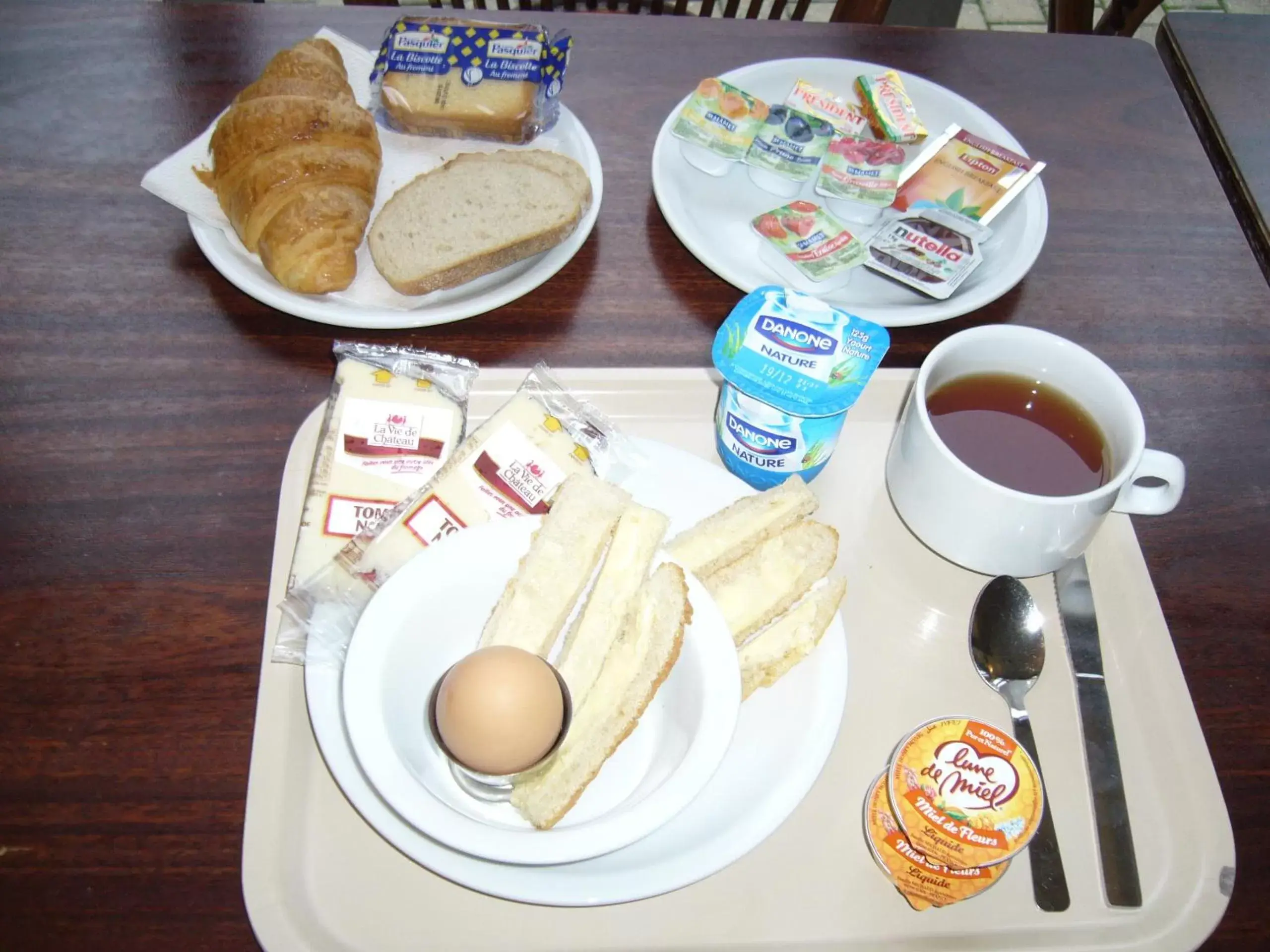 Breakfast in HOTEL LES GENS DE MER EGG HOTEL Dieppe