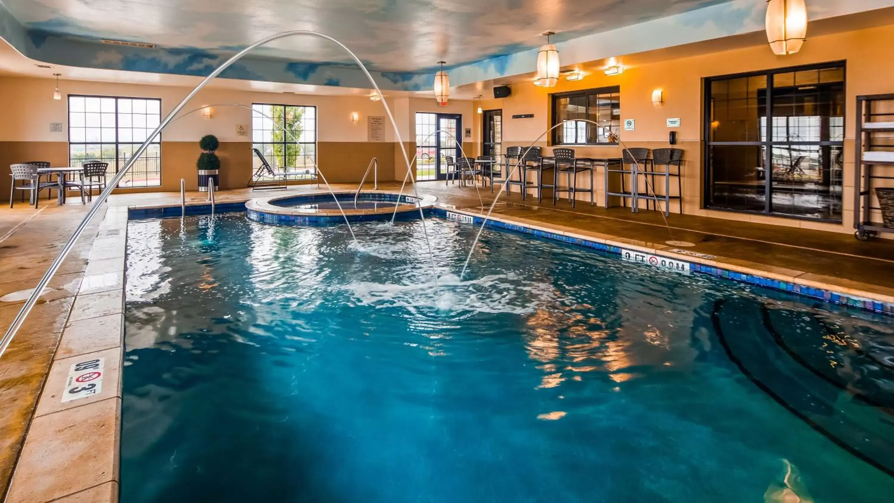 On site, Swimming Pool in Best Western Plus Emerald Inn & Suites