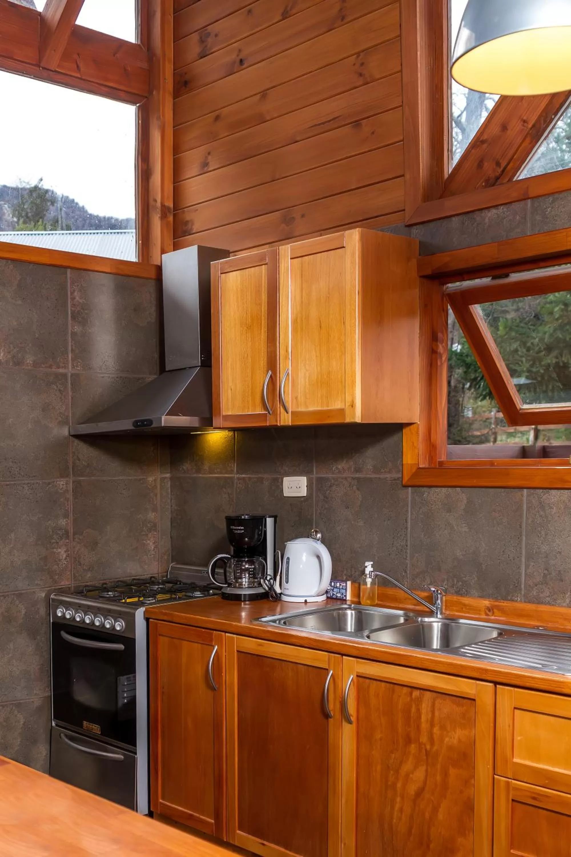 Kitchen or kitchenette in Arbolar, Casas de Montaña- Piscina climatizada