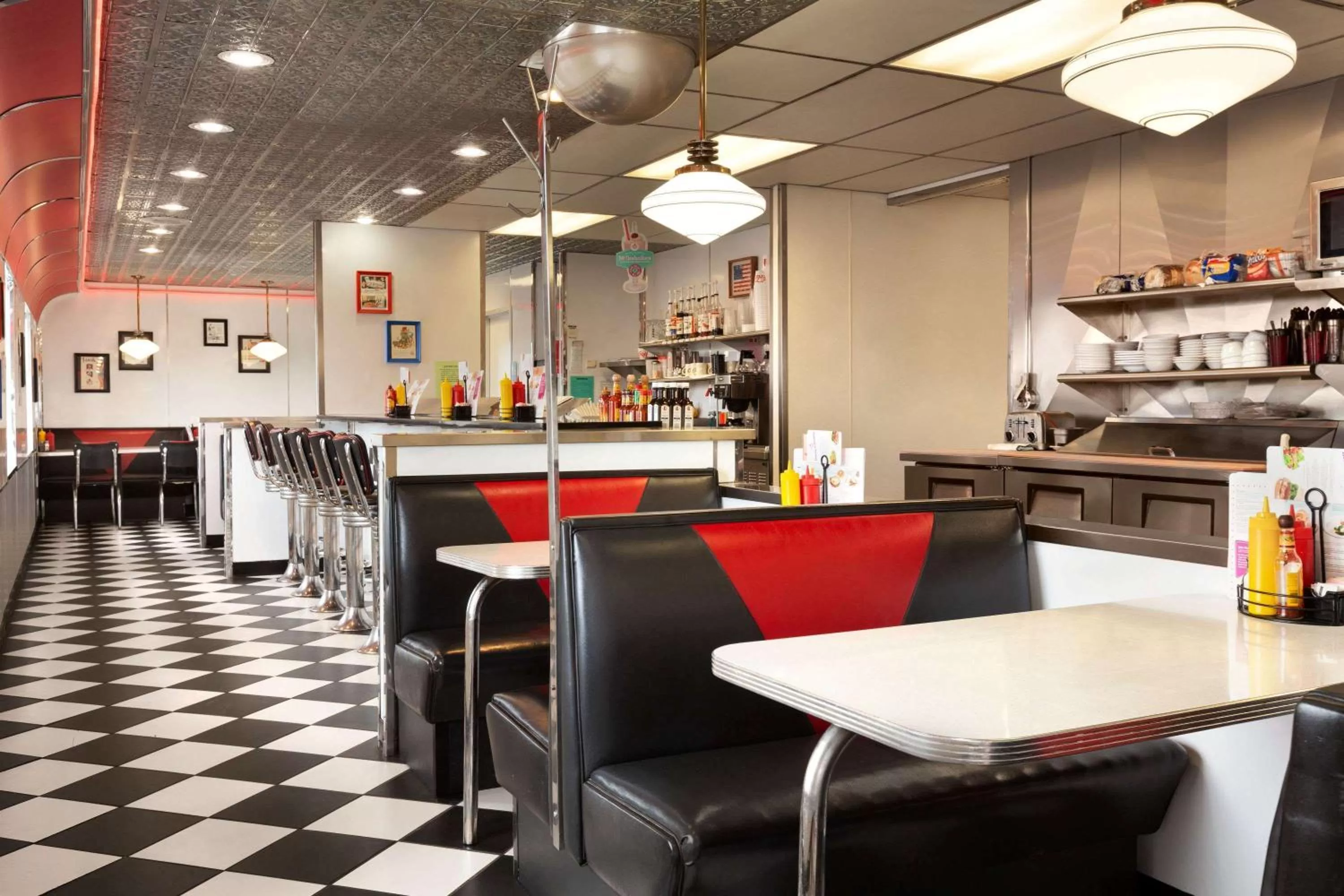 Restaurant/places to eat in Travelodge by Wyndham Milford