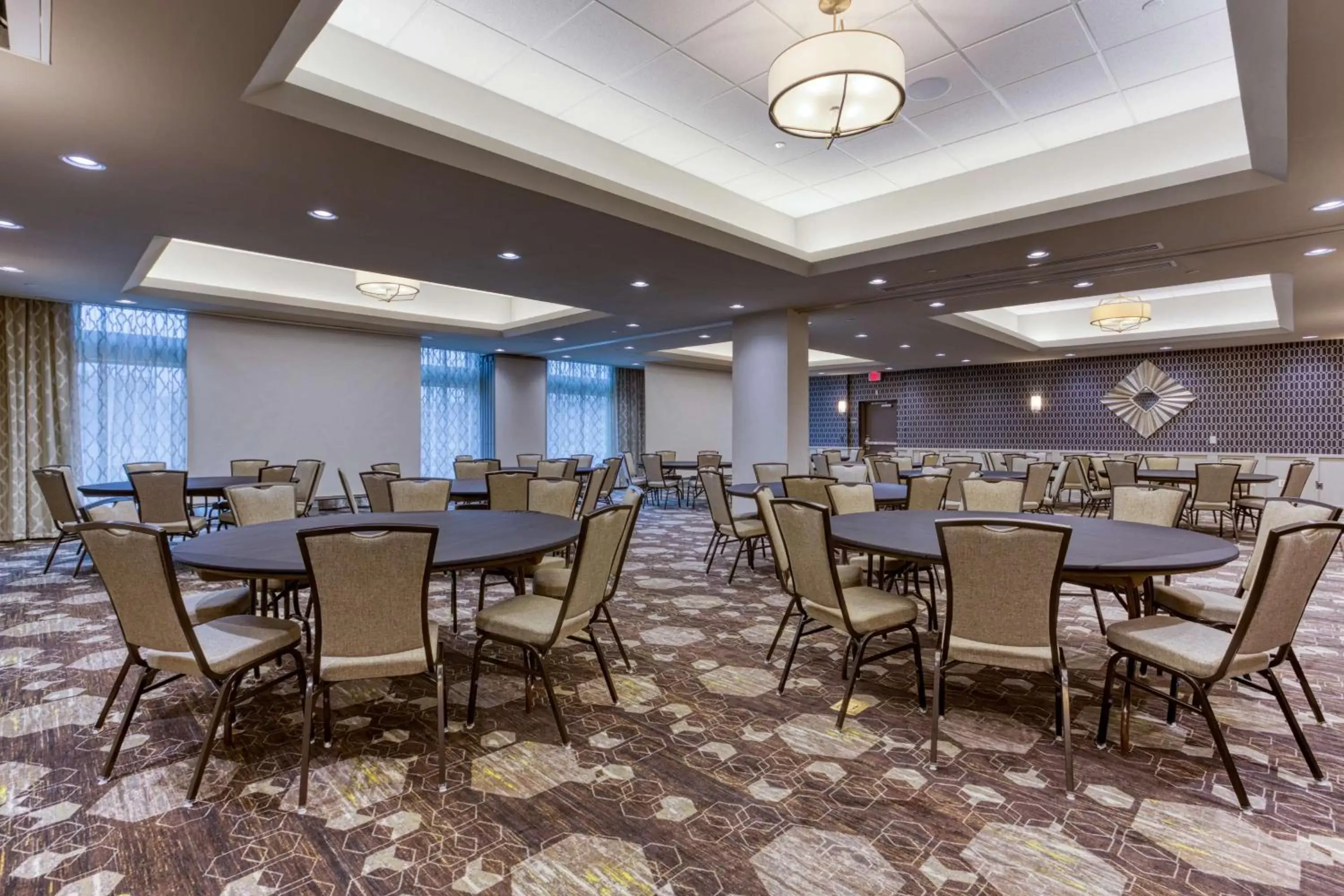 On site, Restaurant/Places to Eat in Drury Inn & Suites Cleveland Beachwood