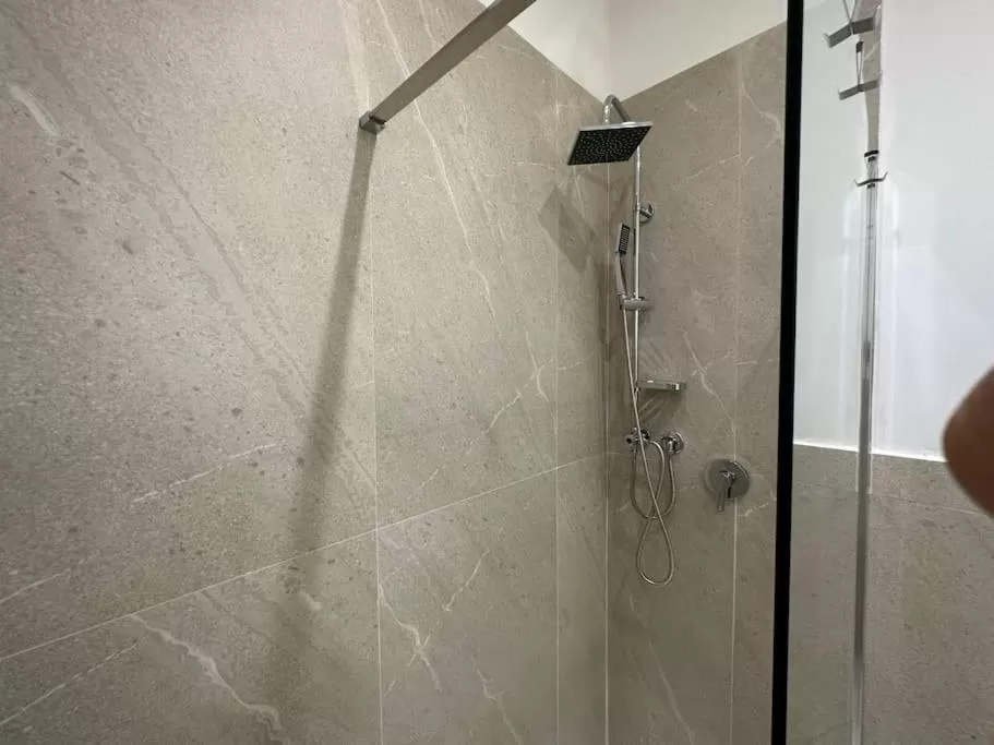 Shower, Bathroom in B&B Giardino della Giganza