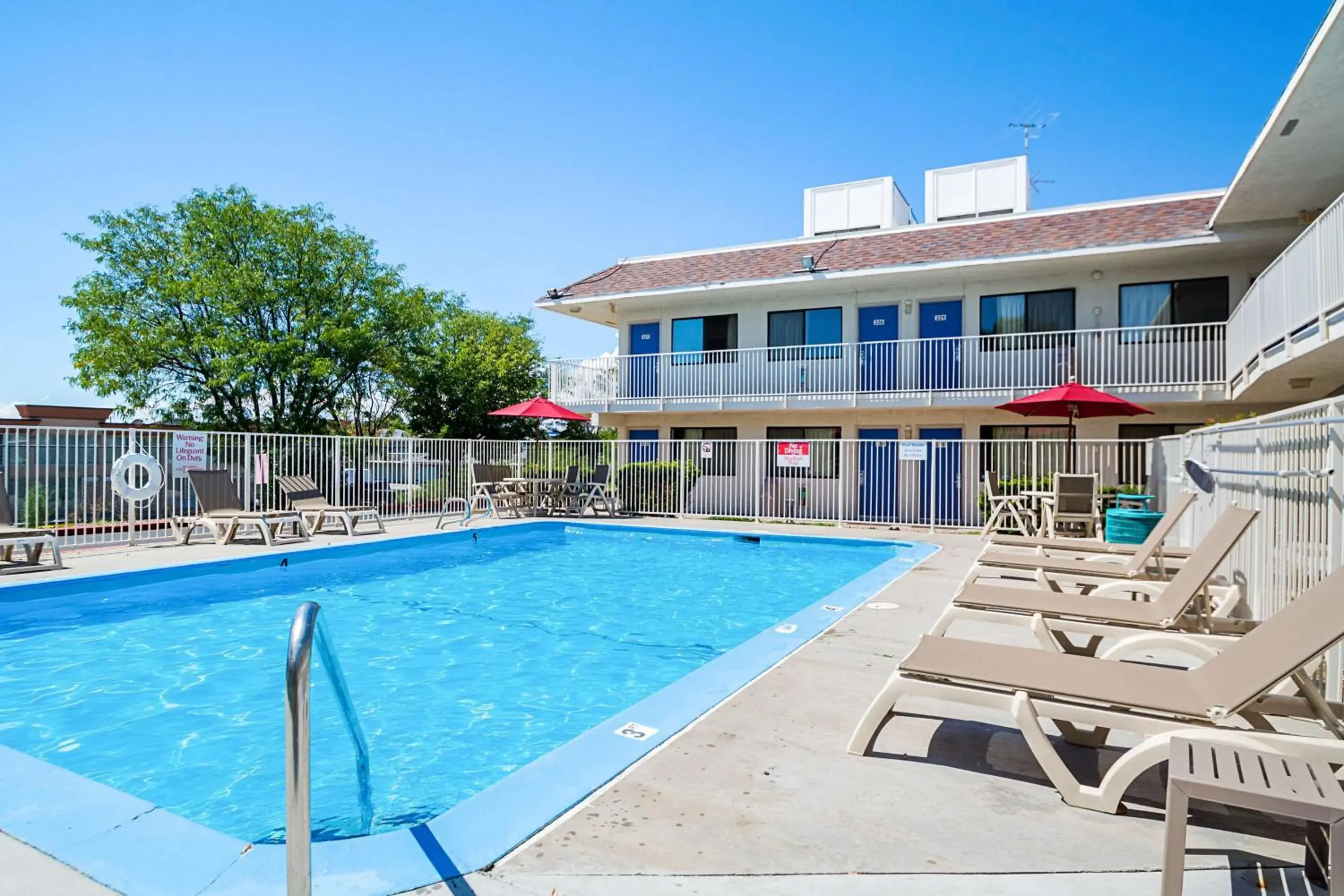 On site, Swimming Pool in Motel 6-Pueblo, CO - I-25