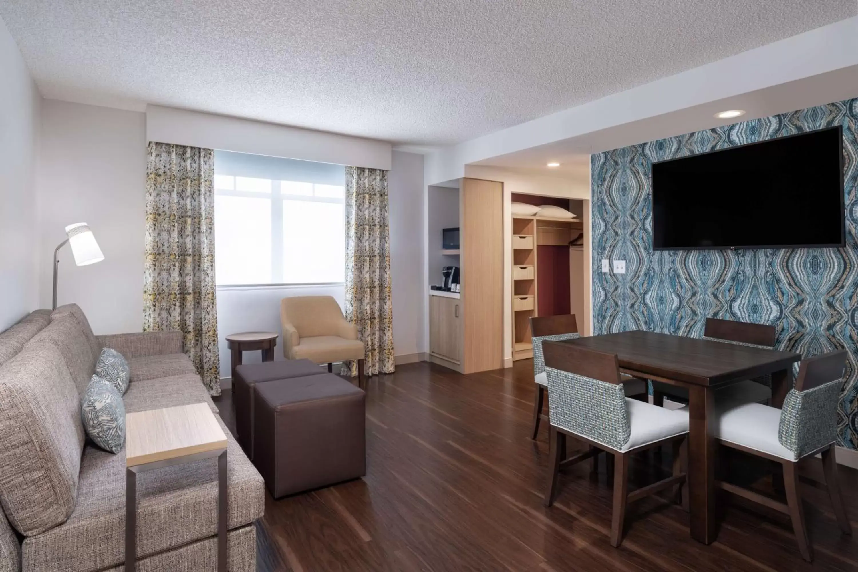 Living room, Seating Area in Hilton Garden Inn Jacksonville/Ponte Vedra