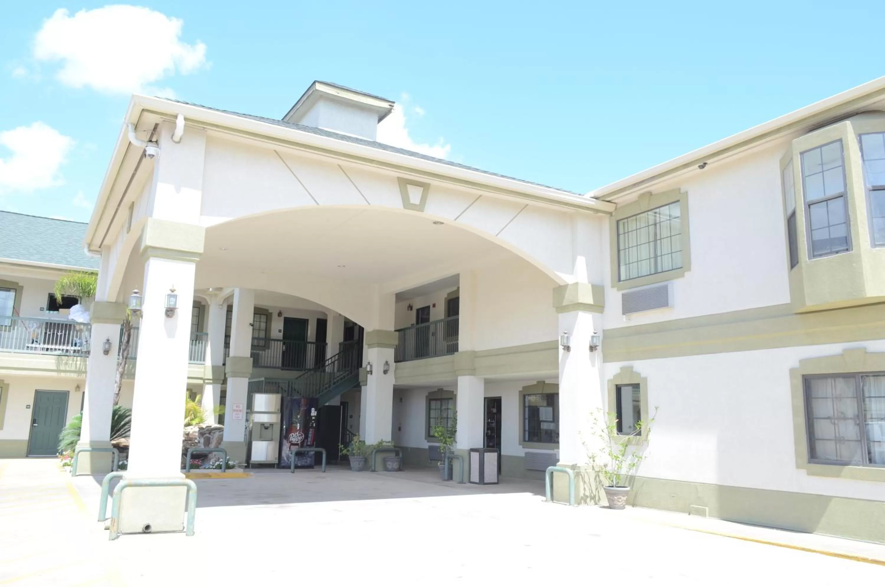 Facade/entrance in Scottish Inn and Suites NRG Park/Texas Medical Center - Houston
